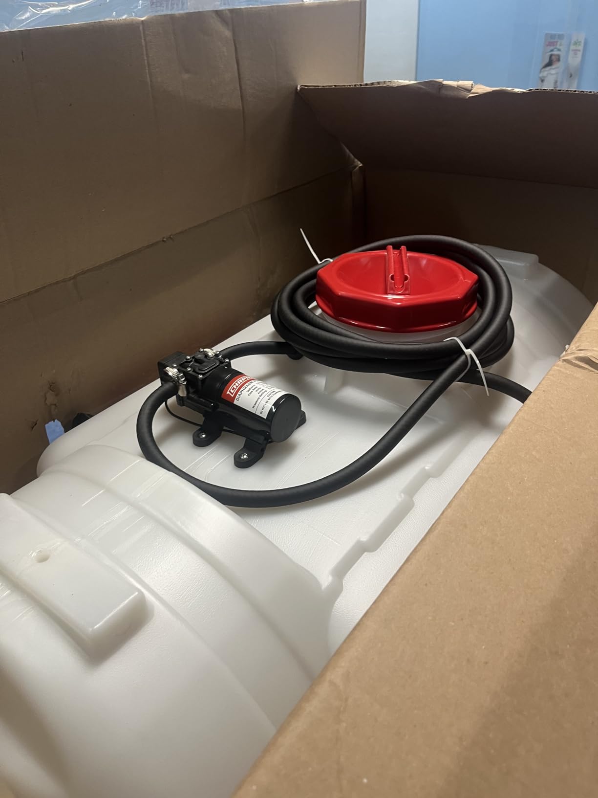 Chapin 97400E Made in the USA 25 Gallon ATV/UTV 12 Volt Mounted Spot Sprayer With 5 Inch Wide Mouth, High Performing 12 V Diaphragm Pump and Filtration System and 18 Inch Spray Wand, Translucent White customer photo 1