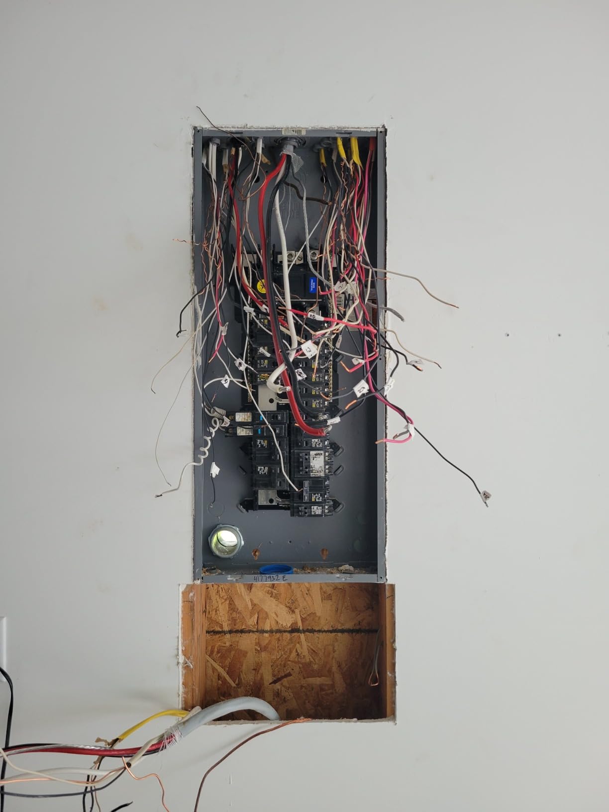 Square D - HOM4080M200PC 200 Amp 40-Space 80-Circuit Indoor Main Breaker Load Center, Gray customer photo 2