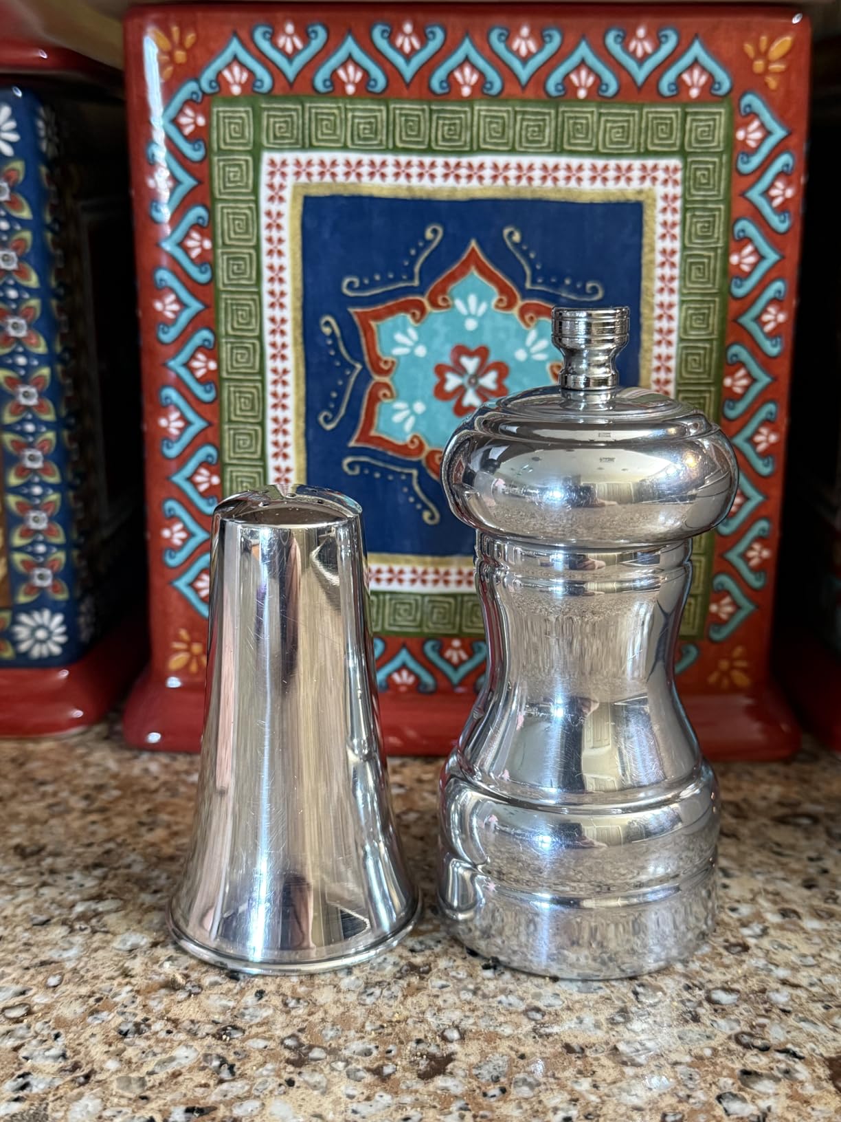 Cape Cod Polishing Metal Tin Bundle for Fine Metals | (12) 4X6 Polishing Cloths | (1) 12x12 Buffing Cloth | (1) Pair of Nitrile Gloves customer photo 1