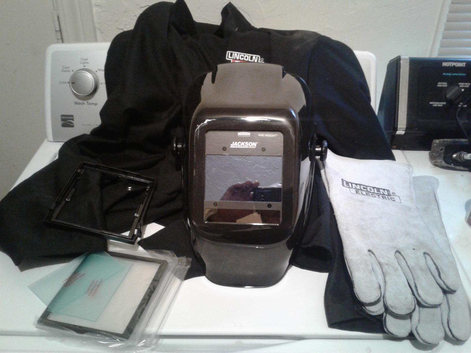 Jackson Safety Insight Auto Darkening Welding Helmet, ADF Hood customer photo 2