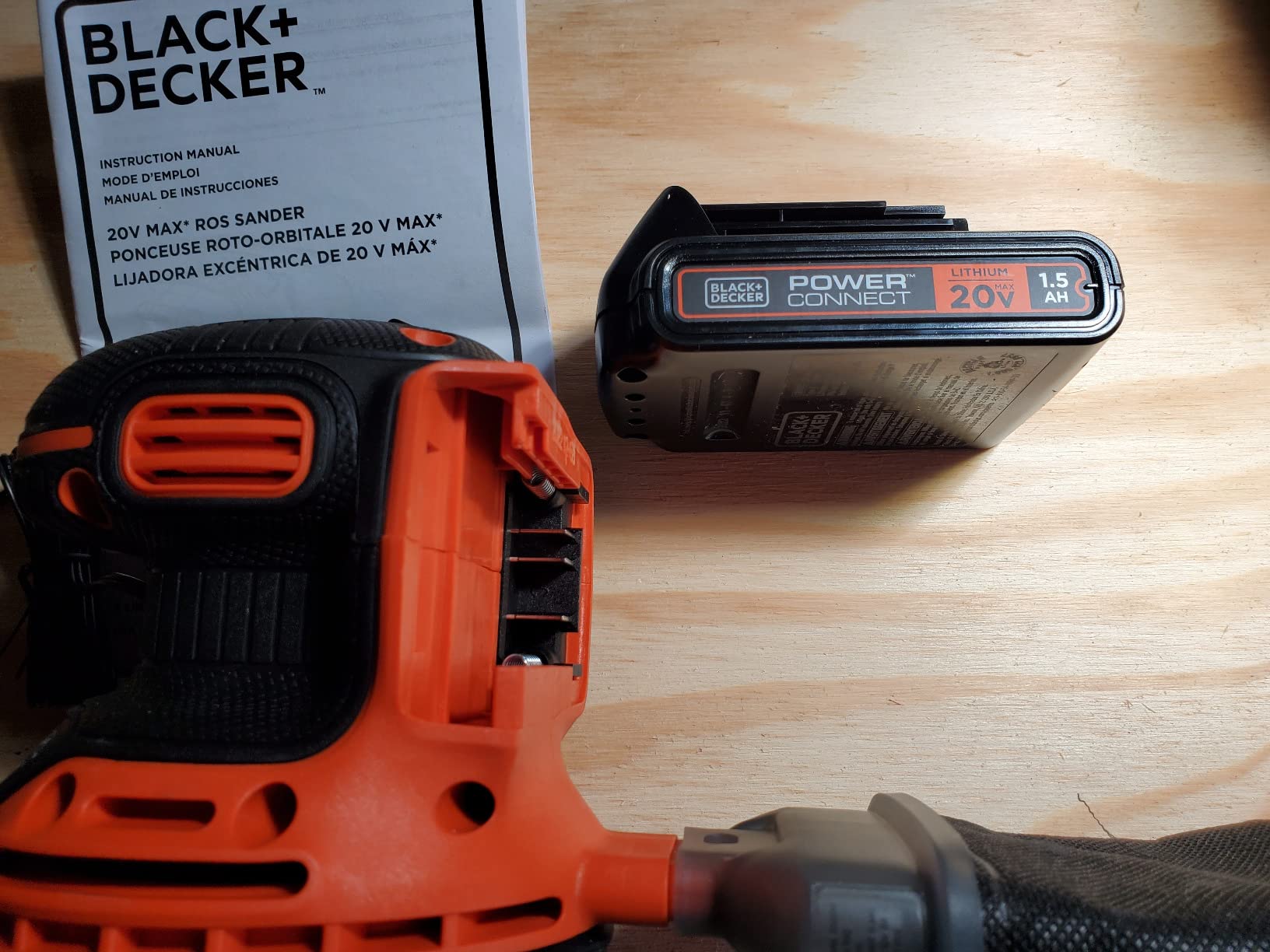 BLACK+DECKER 20V MAX Orbital Sander, Cordless, 12,000 OPM, 2 Sandpaper Sheets, Battery and Charger Included (BDCRO20C) customer photo 2