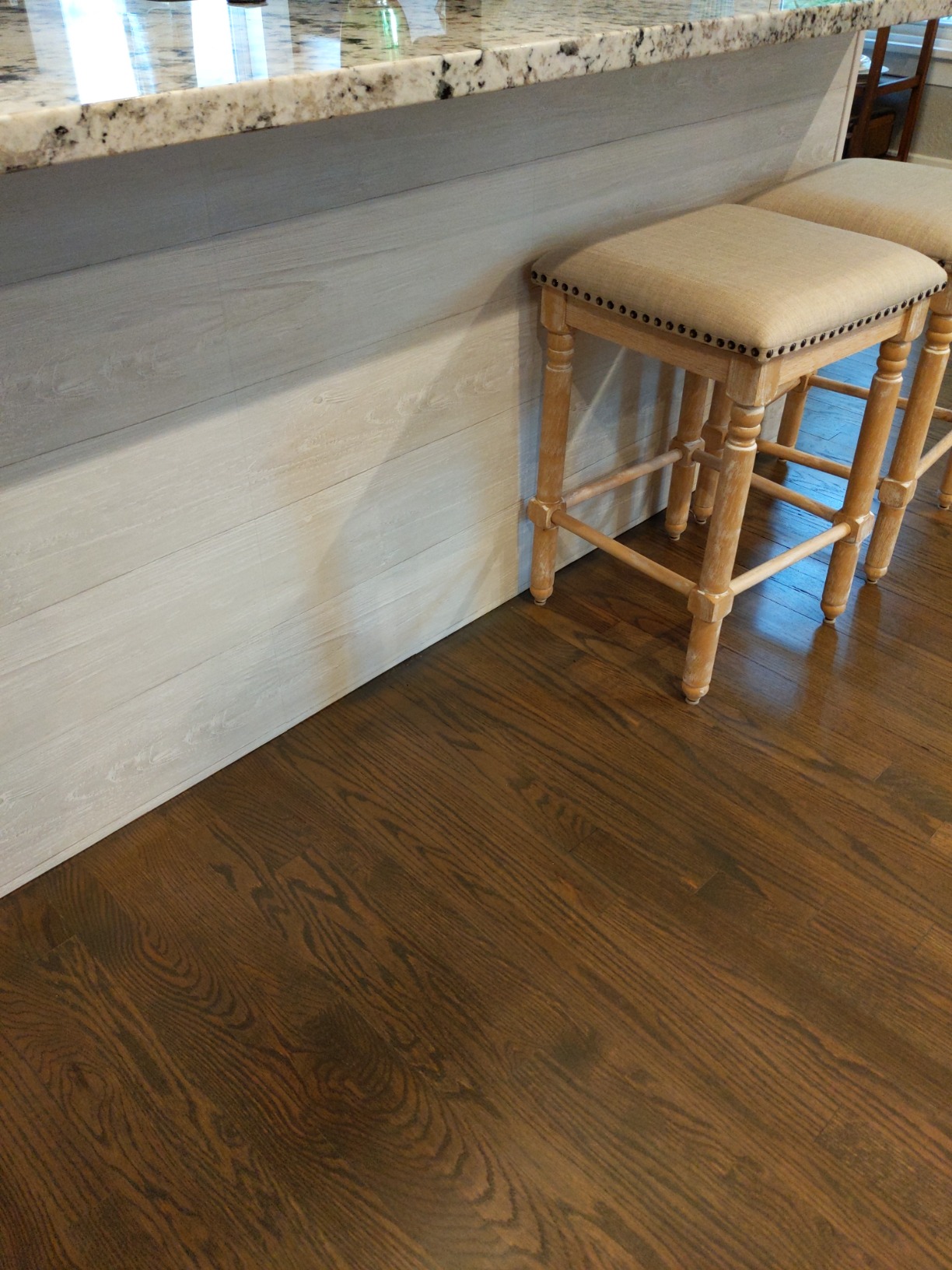 NuWallpaper Reclaimed Shiplap Peel and Stick Wallpaper, White Reclaimed Shiplap Removable Contact Paper for Walls, Self Adhesive Wall Covering for Bedroom Living Room Accent Wall customer photo 1