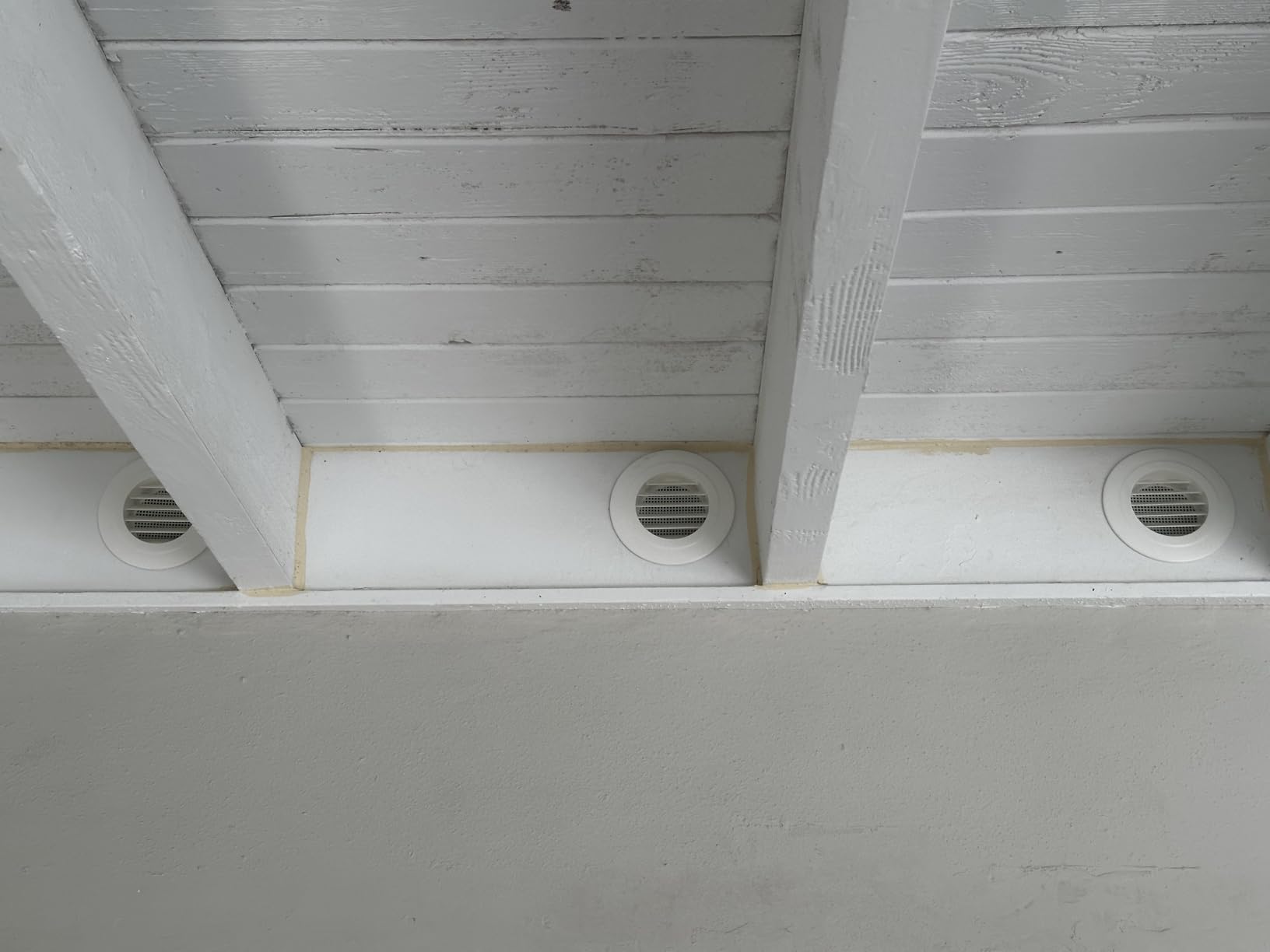 Hon&Guan Soffit Vent 4 Inch with Built-in Fly Screen, White 1 Pack | ABS Plastic Round Exhaust Air Vent Bathroom / Kitchen / Office / Home customer photo 2