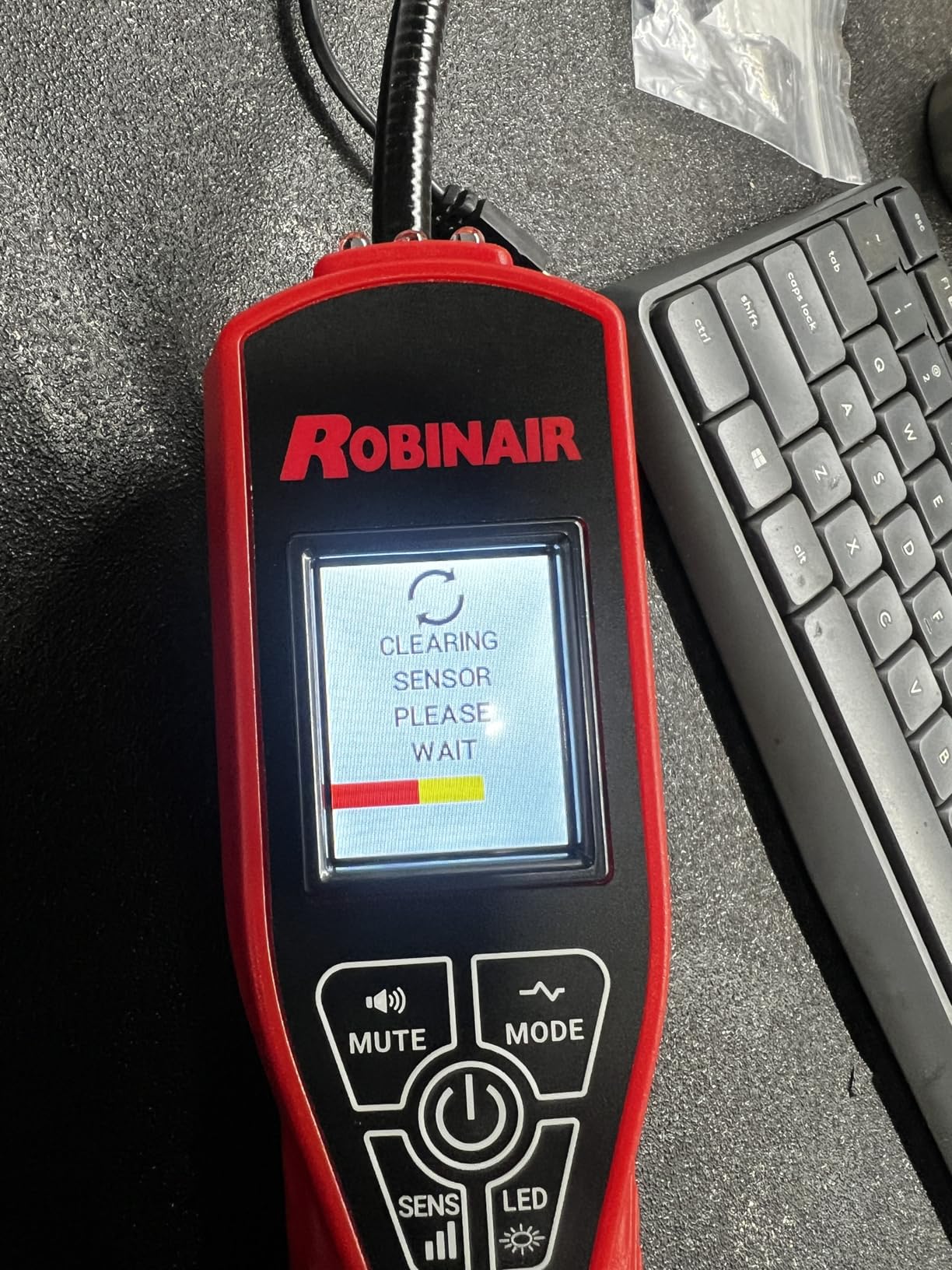 Robinair LD7 Premium Refrigerant Leak Detector - Compatible with all CFC, HCFC, HFC, and HFO Refrigerants including R-12, R-22, R-134A, R-1234YF, R-404C, R-407C, R-410A, R-507 customer photo 1