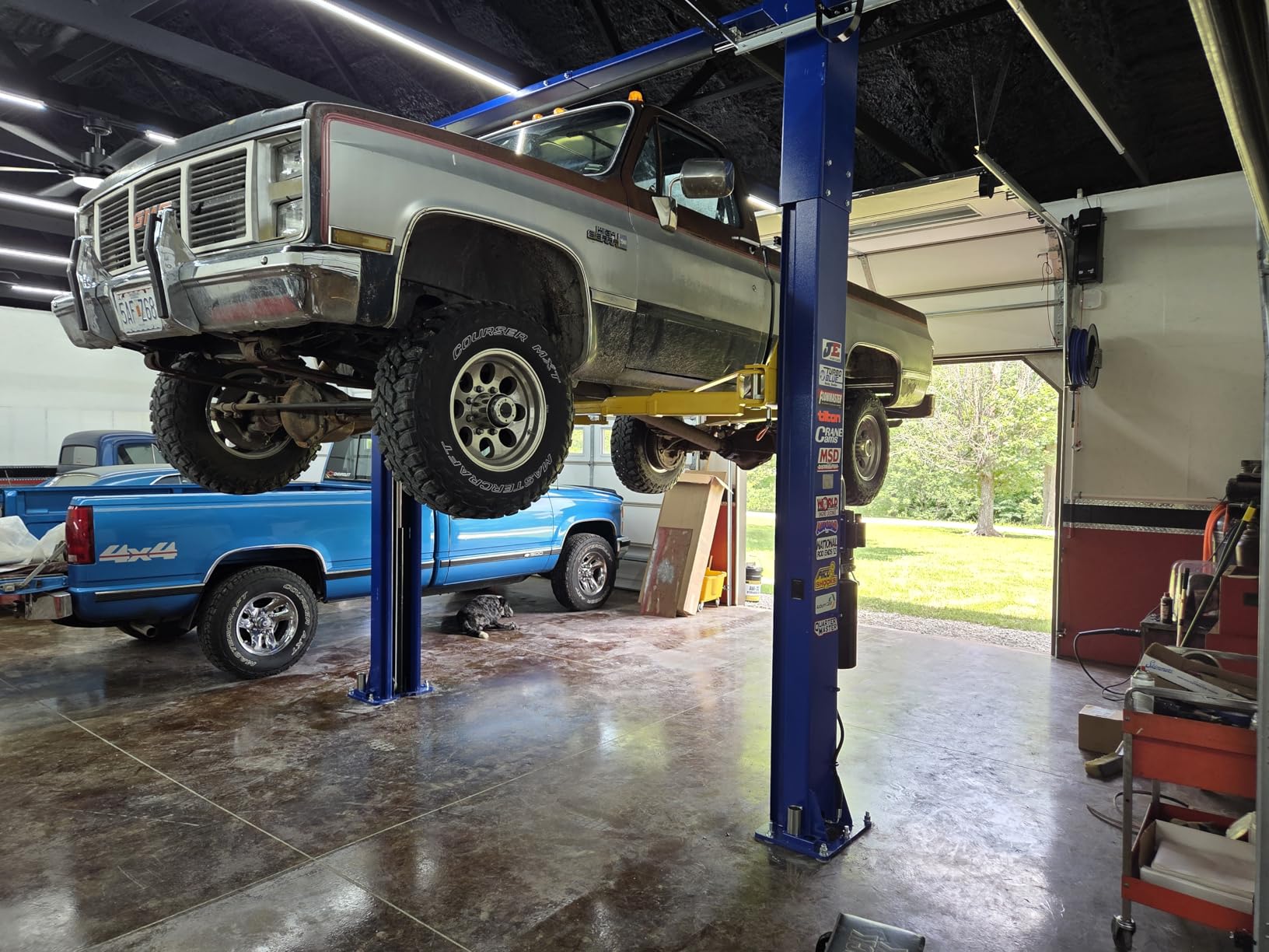 HW-10KOH-A 10000LB Two Post Overhead Car Lift 3 Year Warranty | 3 Year Parts Replacement (A $499 Value) Rigid Double S Columns. Carriage Stronger Commercial-grade Steel. Clear Floor Design. customer photo 1