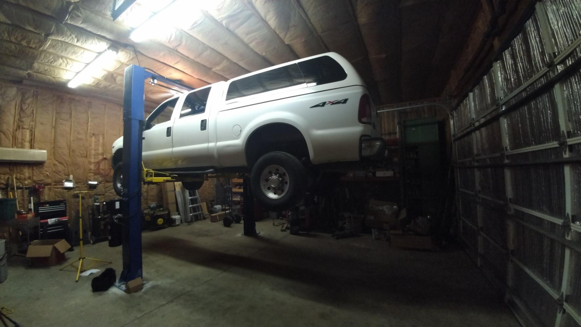 HW-10KOH-A 10000LB Two Post Overhead Car Lift 3 Year Warranty | 3 Year Parts Replacement (A $499 Value) Rigid Double S Columns. Carriage Stronger Commercial-grade Steel. Clear Floor Design. customer photo 2