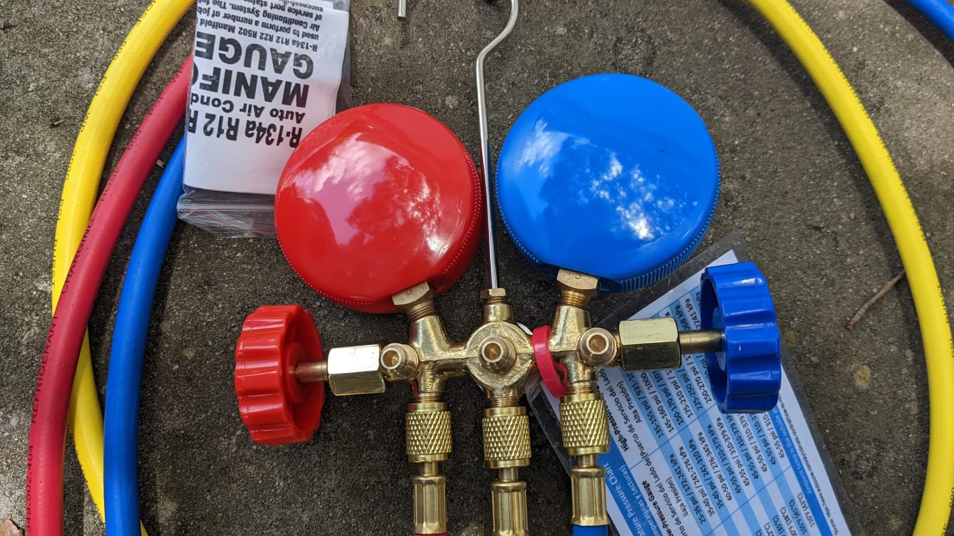 OMT 3-Way AC Manifold Gauge Set for R12 R134a R502 R22, 5 ft Hoses, Includes R134a Couplers Self-Sealing and Piercing Can Taps 29 Degree Adapter, Solid Brass Build, Ideal for Auto Freon Recharge customer photo 1