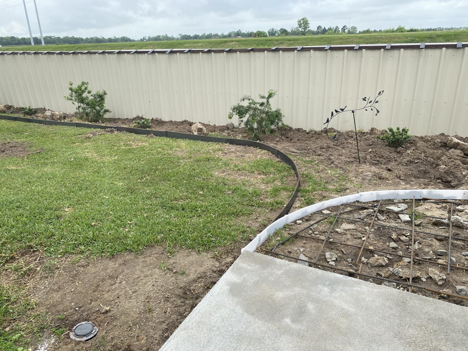 Edge Right - Hammer-in Landscape Edging - 48-inch Strips - 8-inch Depth 1/4-inch Rounded top COR-TEN Steel (5 Pack) customer photo 1