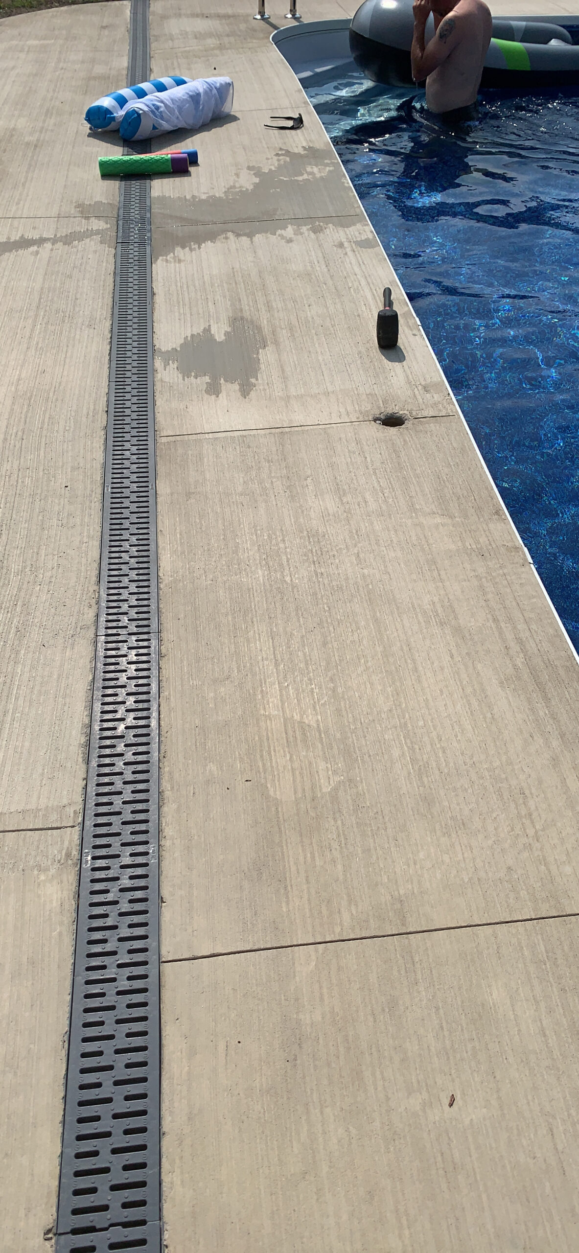 URA WATER - Model UA-100 - Drainage Trench Set - Channel Drain With Grate - Gray Plastic - 3 x 39