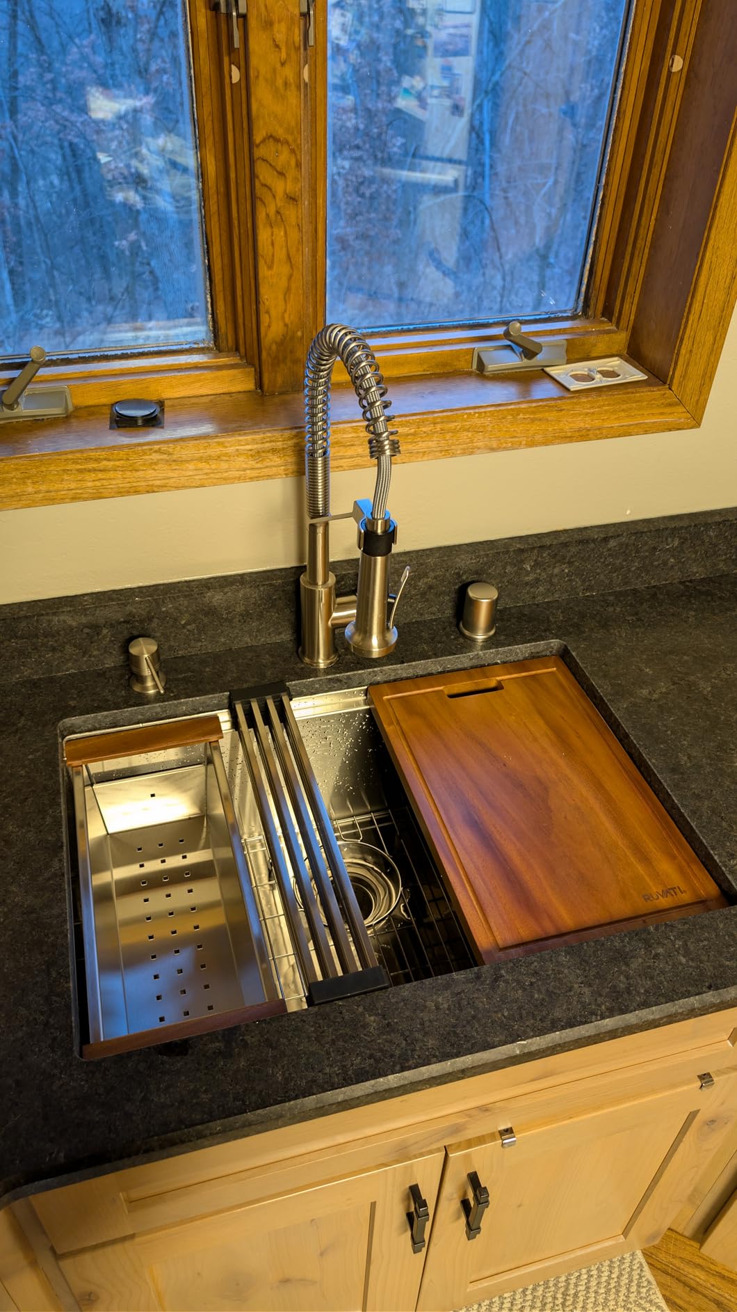 Ruvati 30-inch Stainless Steel Undermount Workstation Kitchen Sink - RVH8310 customer photo 2