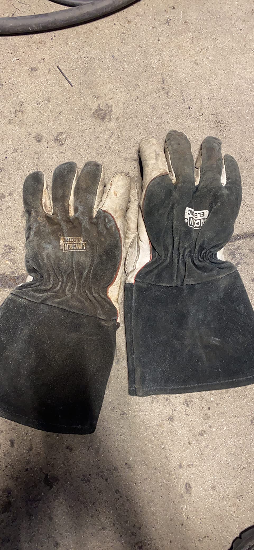 Lincoln Electric DynaMIG HD Professional MIG Welding Gloves | Comfort & Heat Resistance | Extra Large | K3806-XL, White customer photo 2