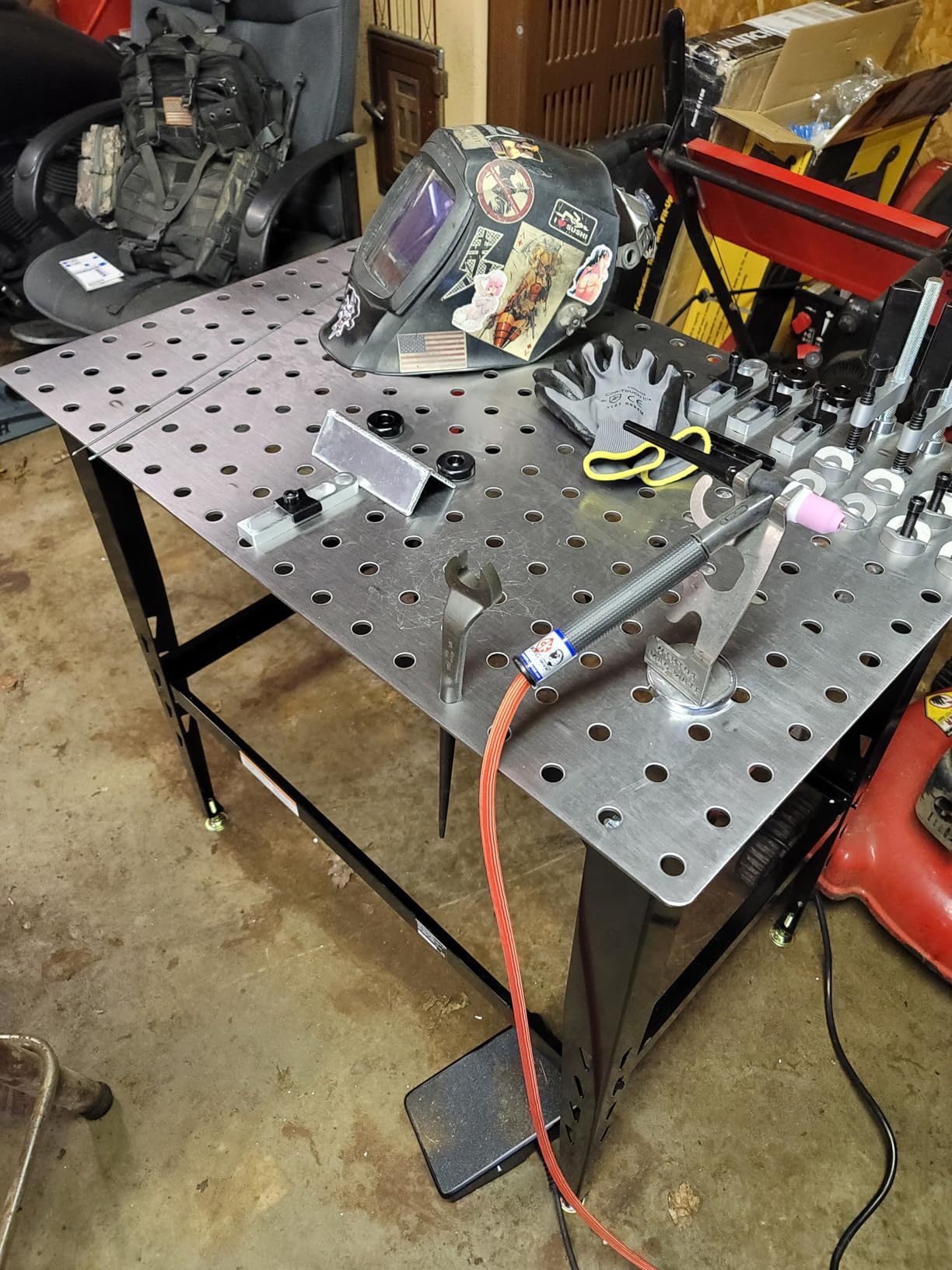 Klutch Steel Welding Table with 24-Piece Fit-Up Tool Kit, 600-Lb. Capacity customer photo 1