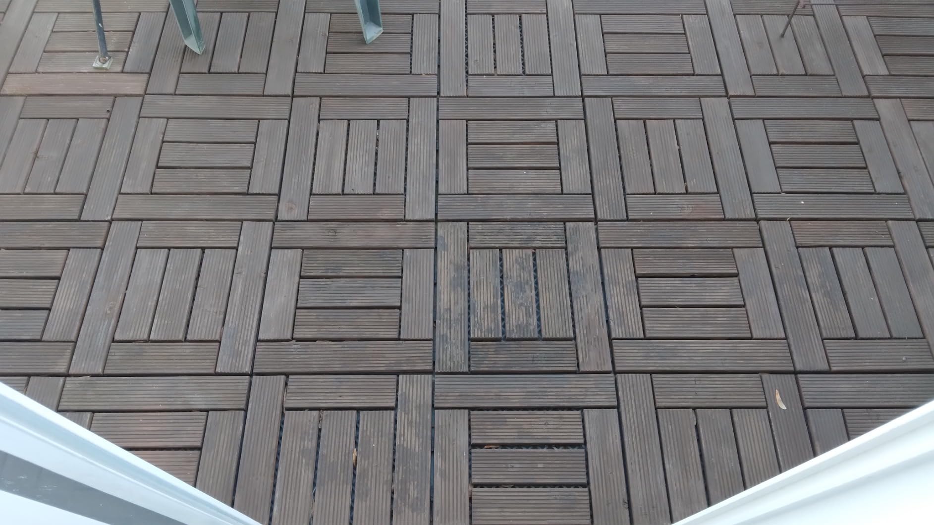 Yaheetech 27PCS Patio Floor Tiles Outdoor Interlocking Deck 12 x 12in, Brown customer photo 1