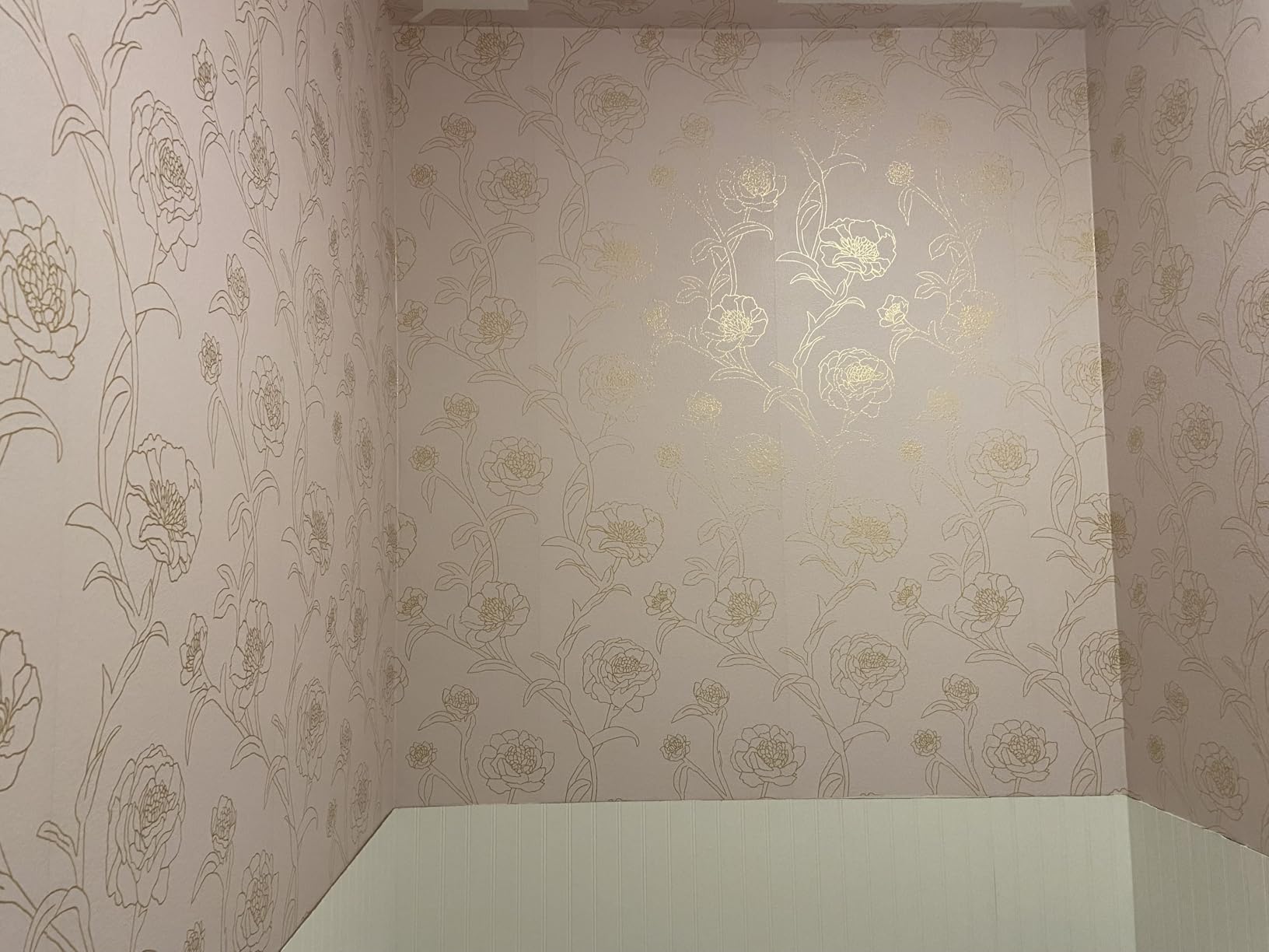Tempaper Metallic Gold Leaf Peonies Removable Peel and Stick Floral Wallpaper, 20.5 in X 16.5 ft, Made in the USA customer photo 1