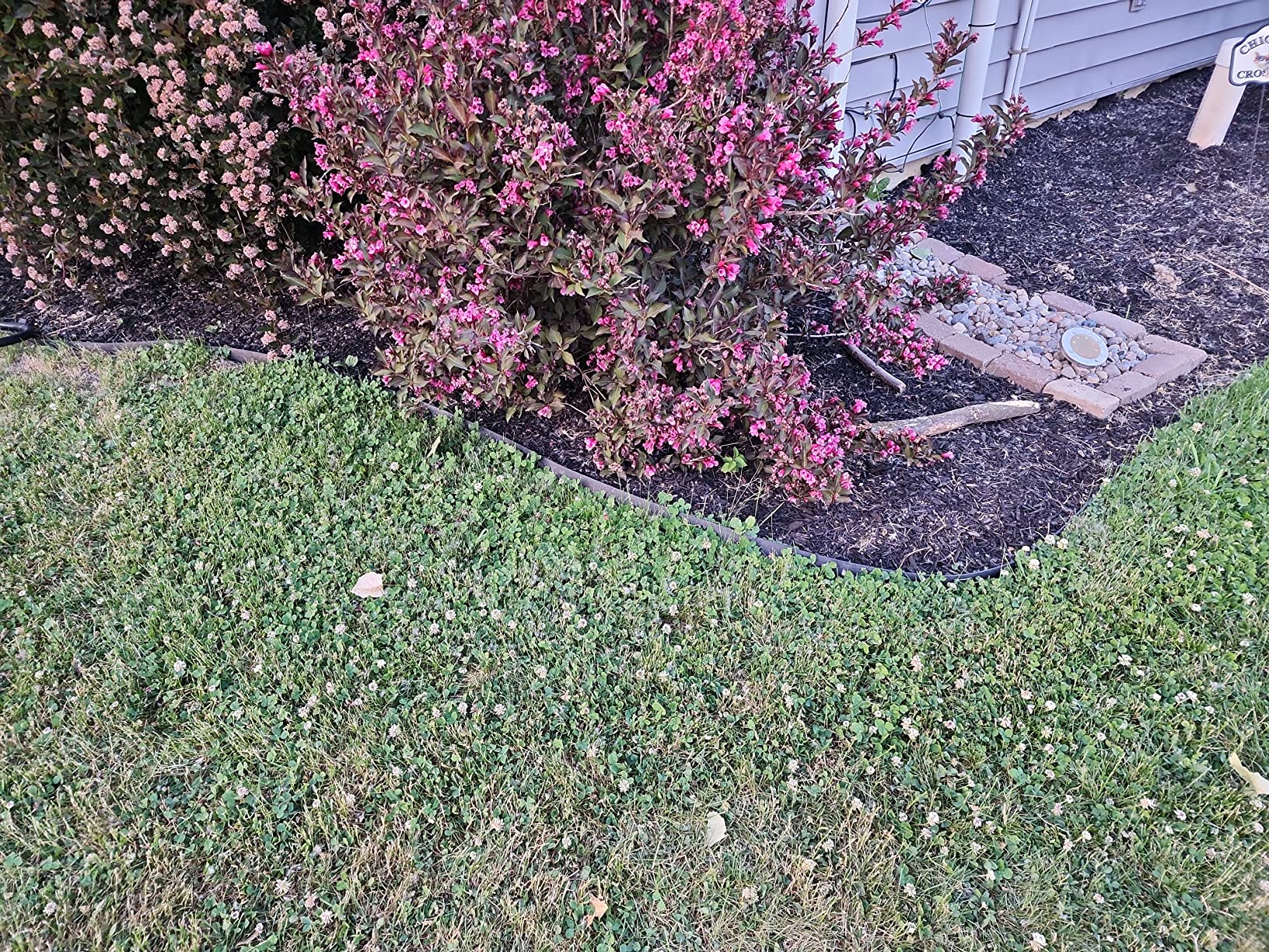 EasyFlex Tall Wall No-Dig Landscape Edging, 90' kit customer photo 1