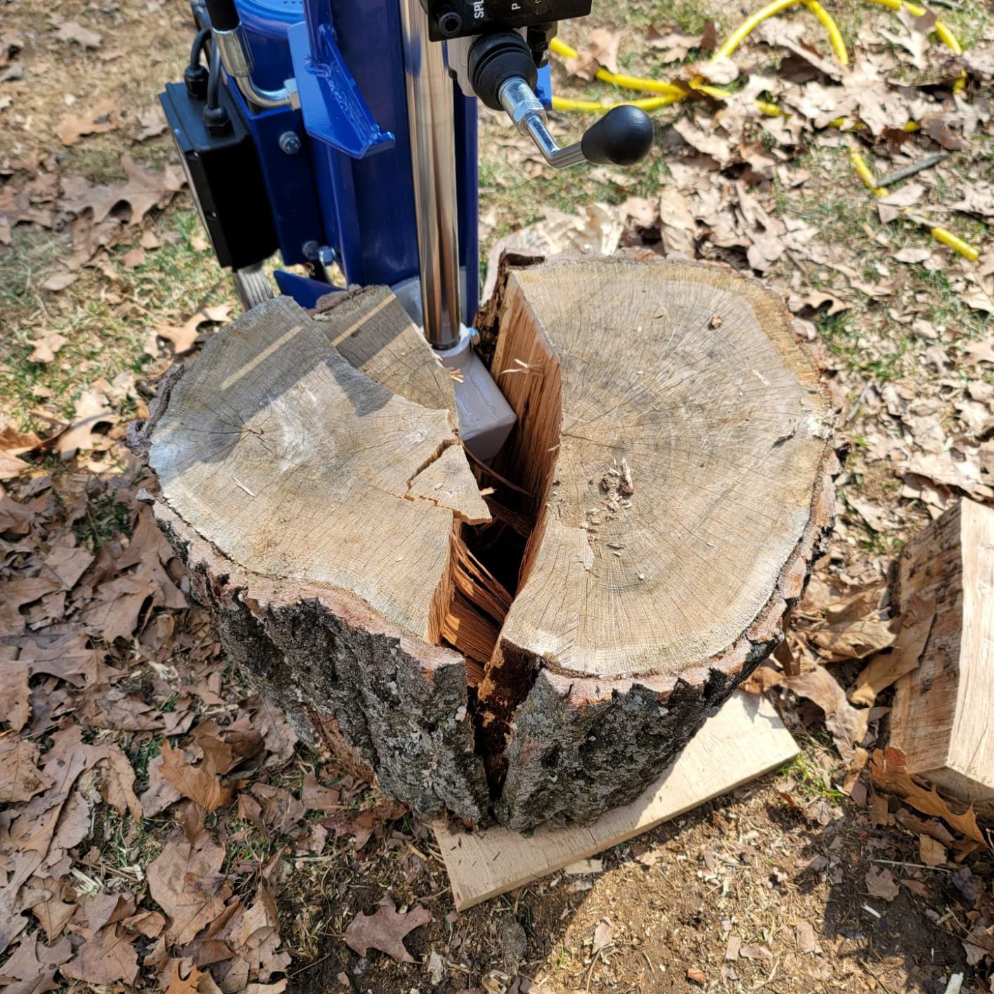 Powerhorse Horizontal/Vertical Electric Log Splitter, 8-Ton, 15 Amp | 120V Motor, Controlled Wood Splitting, Property and Firewood Use customer photo 1