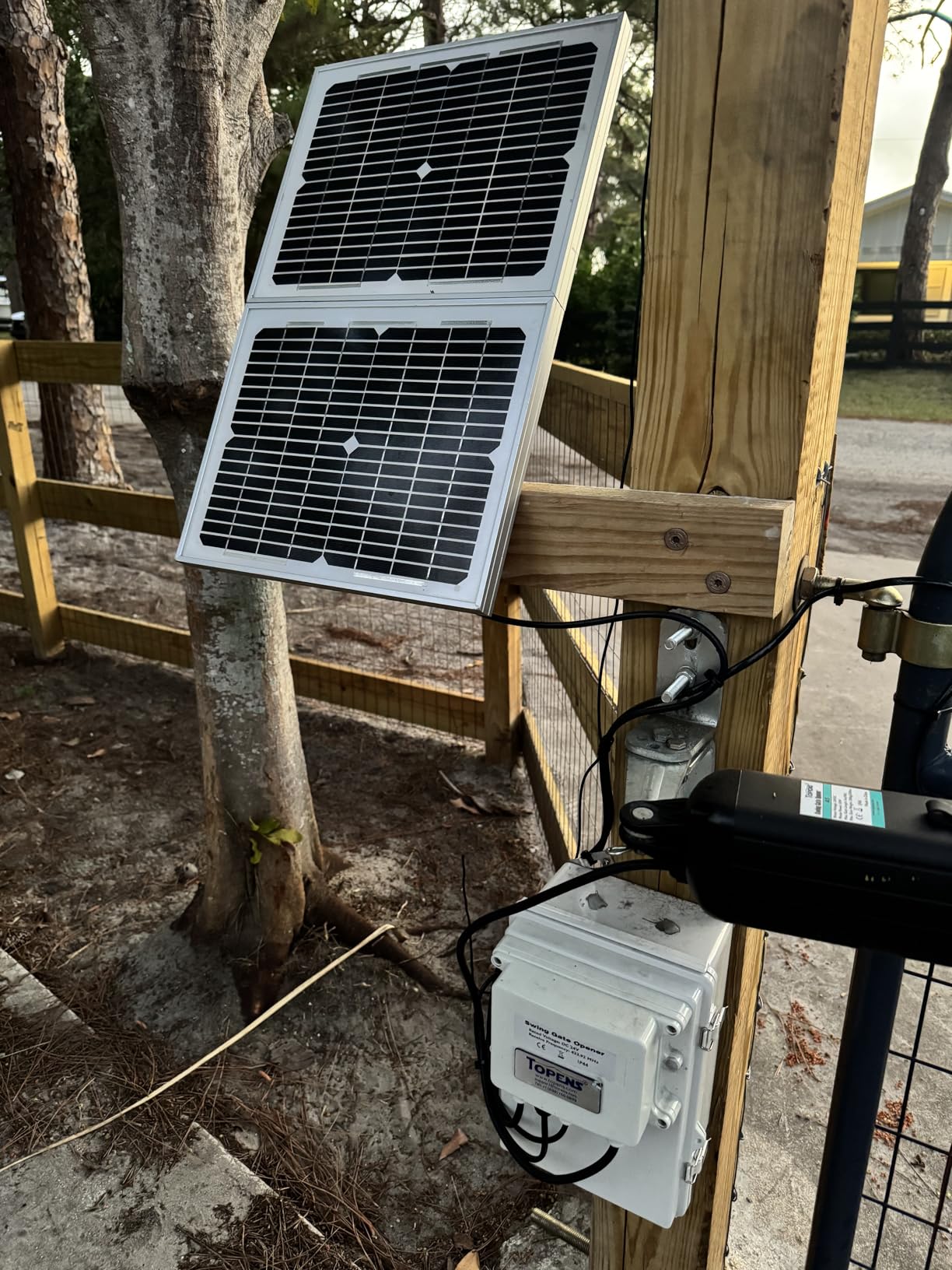 TOPENS A5S Automatic Solar Gate Opener for Medium Duty Single Swing Gates Up to 16ft, Single Swing Gate Operator Battery Powered with Remote Control Kit Gate Motor Solar Panel Included customer photo 1