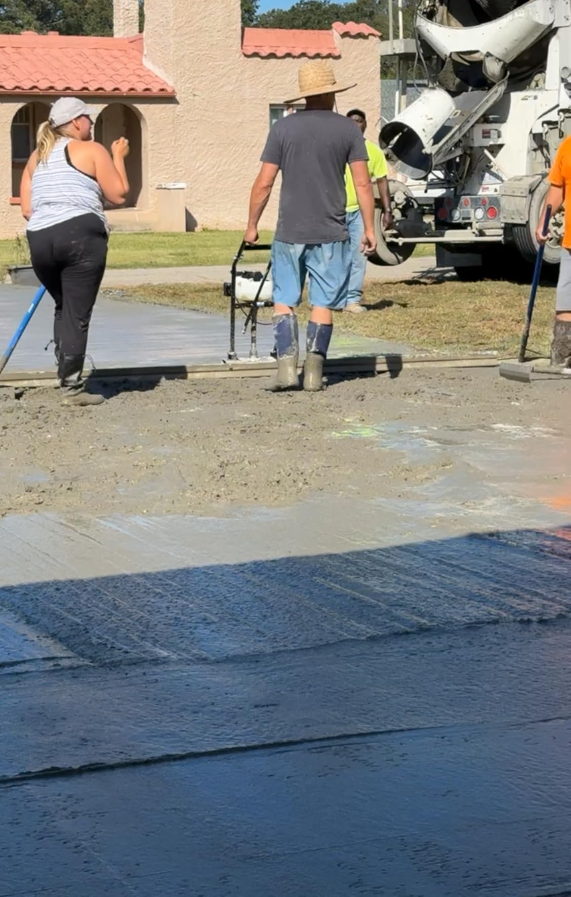 TOMAHAWK Power Screed Concrete Finishing Vibra Tool with 14 ft & 10 ft Boards Bull Float Finisher Set customer photo 1
