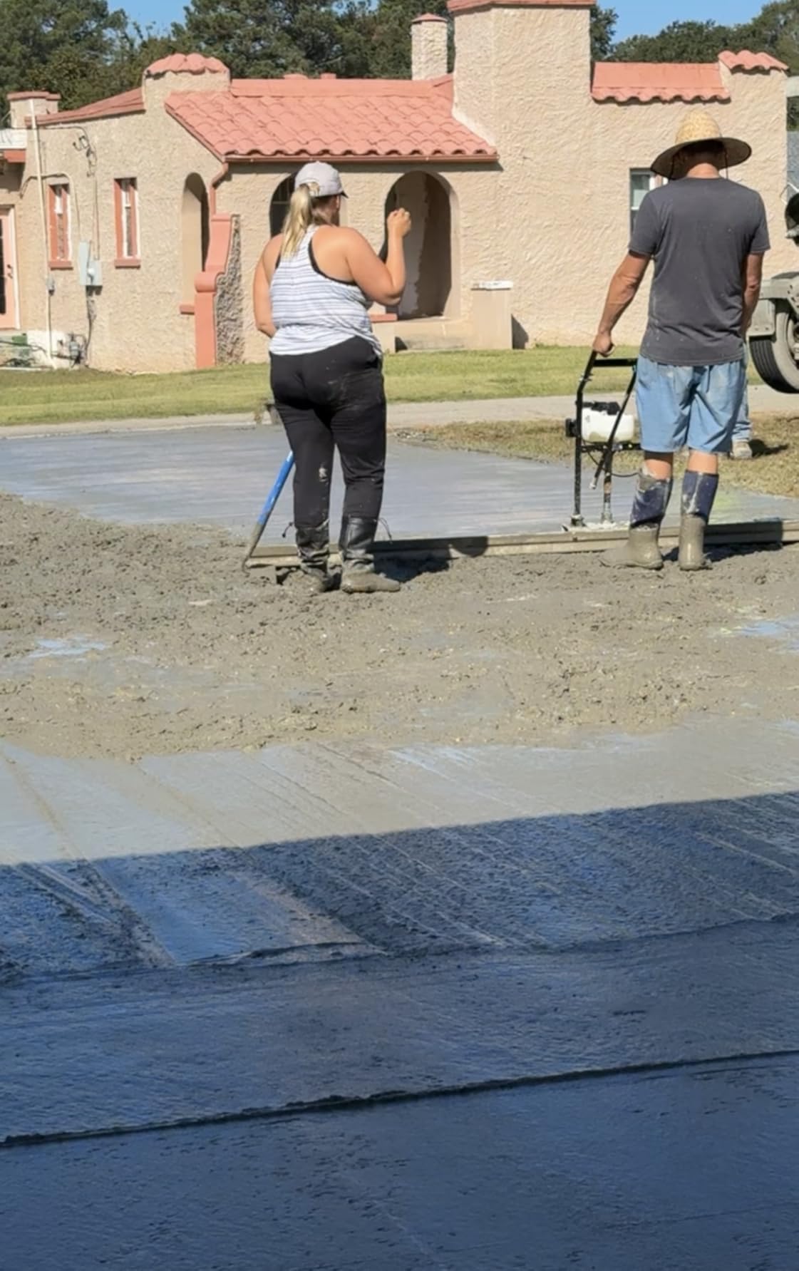 TOMAHAWK Power Screed Concrete Finishing Vibra Tool with 14 ft & 10 ft Boards Bull Float Finisher Set customer photo 2