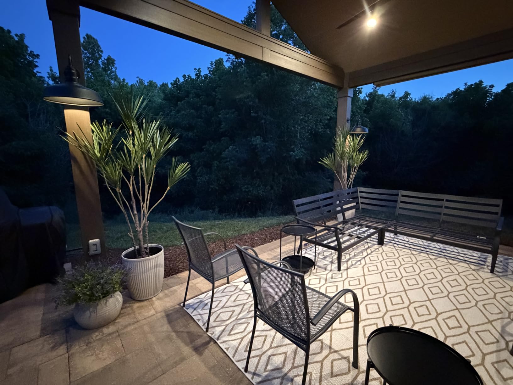 Steel Lighting Co. Gardena Barn Light | Outdoor Wall Mounted | 16