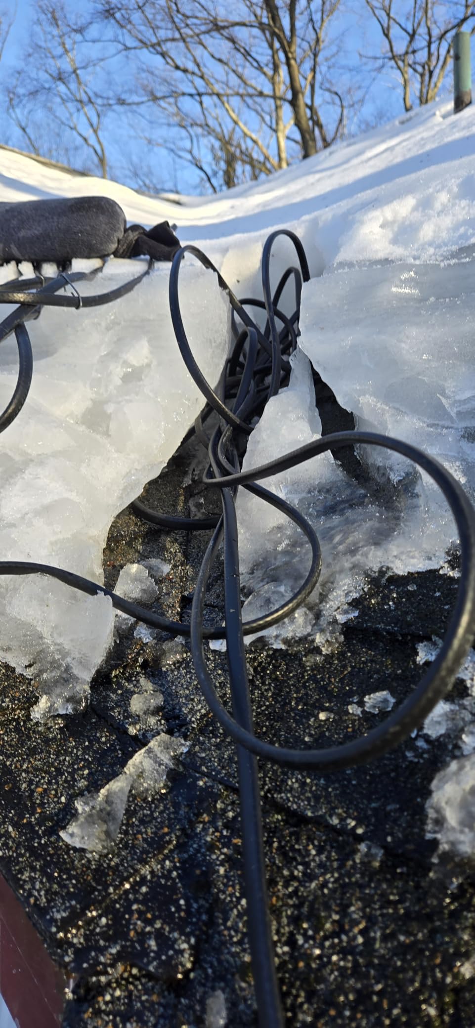 H&G lifestyles 8W/FT Roof Heat Cable for Roof and Gutters 100FT | Self-Regulating Heaters to Prevent Ice Dams,Heavy Duty Heat Tapes for Snow De-icing, 8Watts per Foot Patented Technology customer photo 1