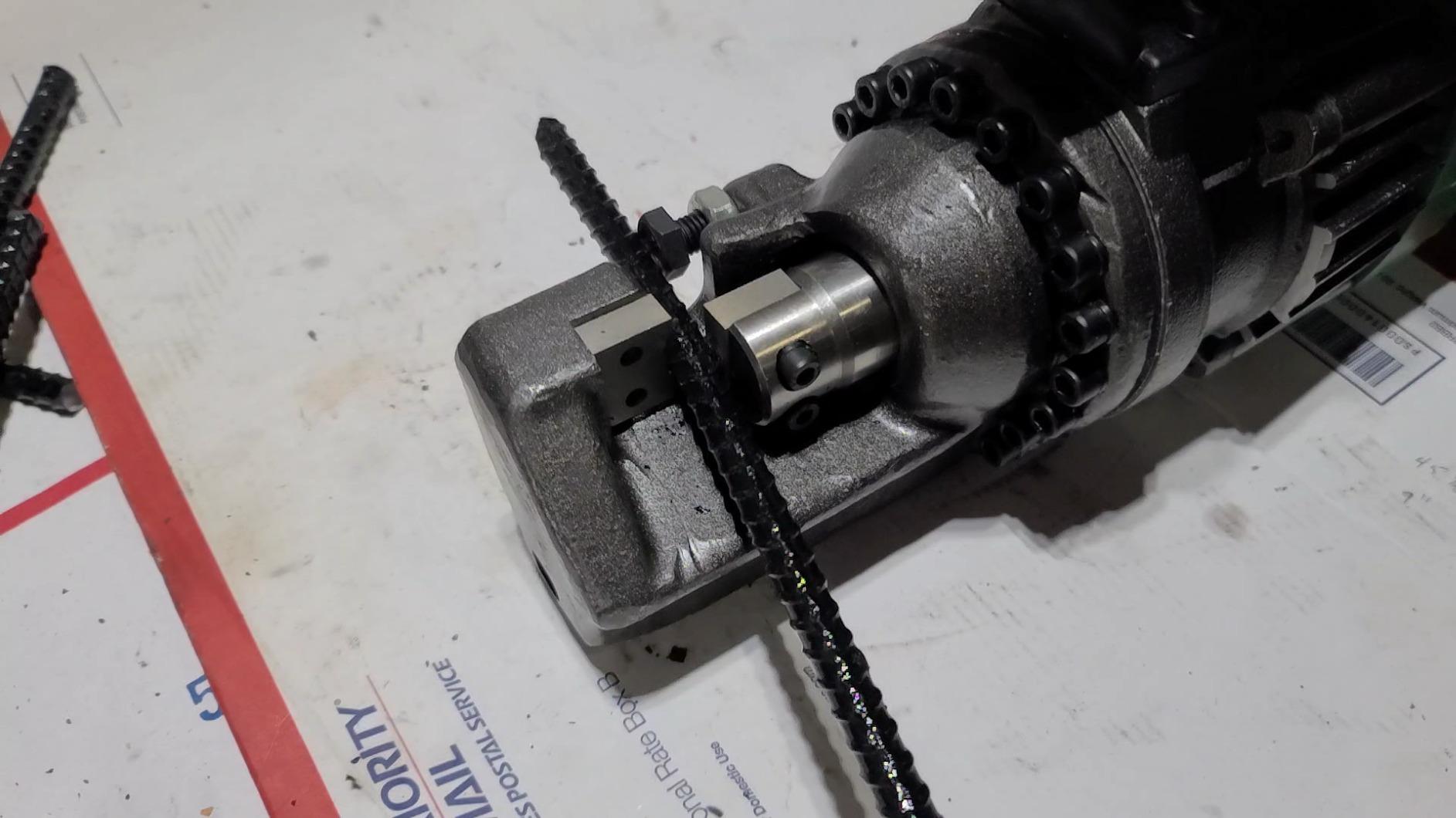 Anbull 900W Electric Hydraulic Rebar Cutter, Cutting up to 5/8 Inch 4-16mm #5 Rebar, with Replaceable Jaw Blades, Cutting Speed 2.5-3.0S (900W RC-16) customer photo 1