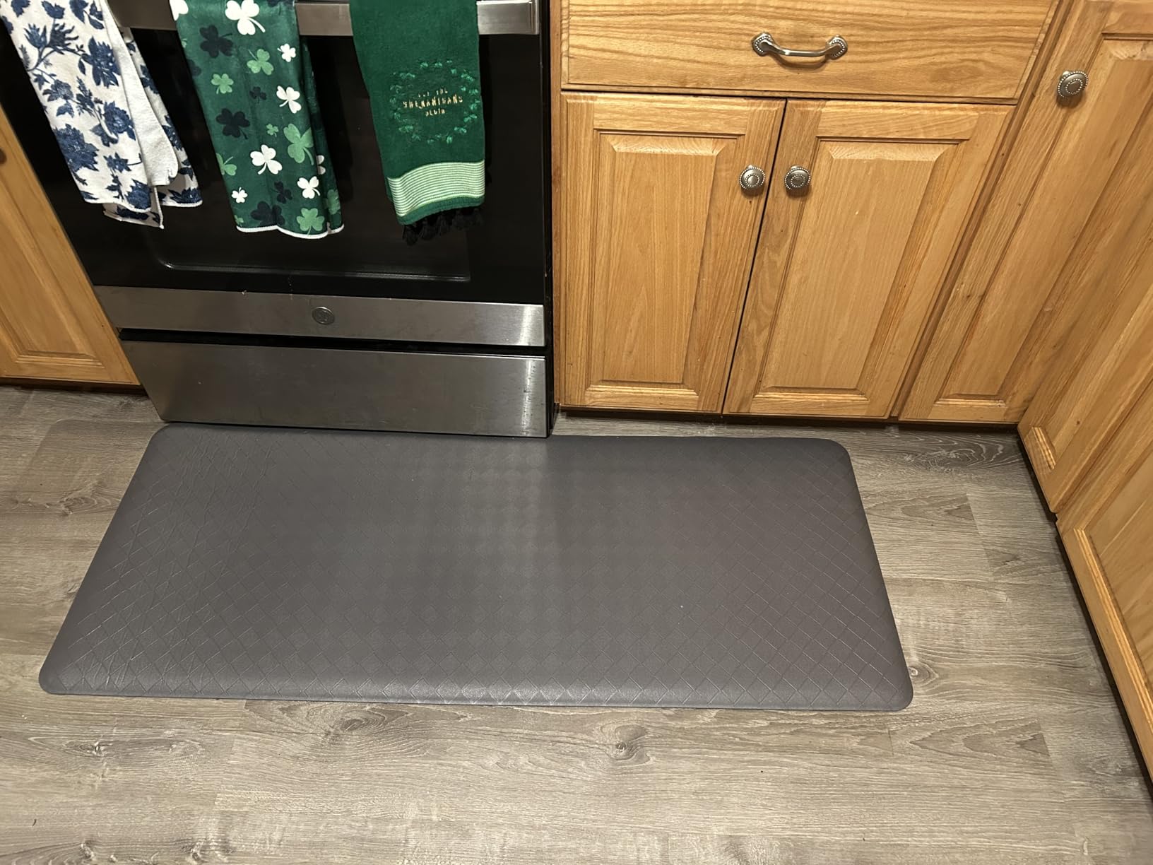 HappyTrends Kitchen Mats for Floor Cushioned Anti-Fatigue Kitchen Rugs | Thick, Soft and Waterproof Non-Slip Mats and Rugs Heavy Duty Ergonomic Comfort Rug for Floor, Office, Sink, Laundry customer photo 1