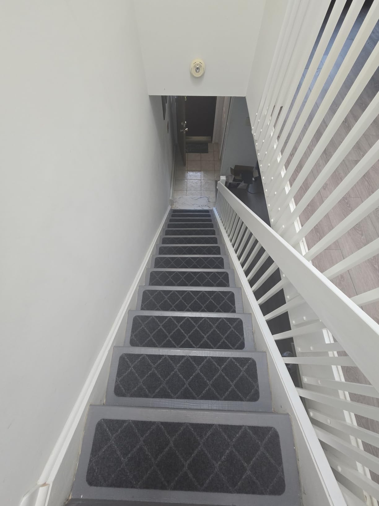 RIOLAND Stair Treads Carpet Non-Slip Indoor 15 PCS Wood Stair Treads Rugs Anti Moving Modern Stair Runners Safety for Kids Dogs, 8