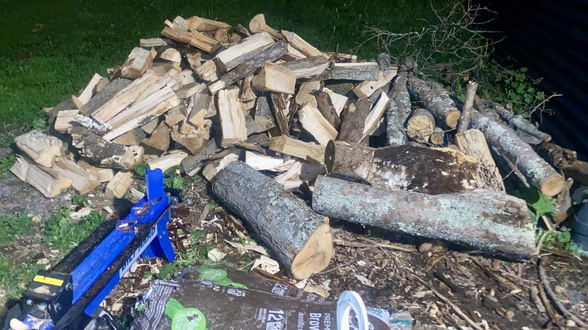 BILT HARD Log Splitter 6.5 Ton, Wood Splitter Electric Powered 15Amp, with Hydraulic Ram, Electric Firewood Splitting Machine, Horizontal customer photo 1