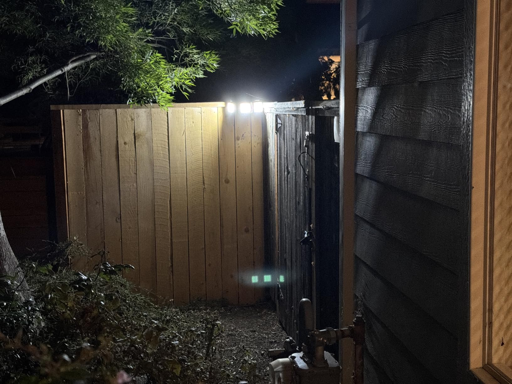 intelamp Solar Outdoor Lights,6000mAh Motion Sensor with Dual Sensors,Waterproof Solar Flood Lights 270°Wide Angle for Outside with 3 Modes customer photo 1