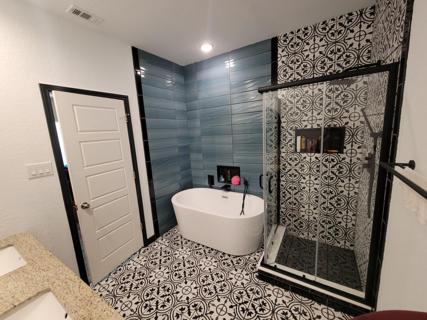 ELEGANT Corner Shower Enclosure 36 in.D x 36 in. W x 72 in. H, Double Sliding Corner Shower Door with 1/4 in. Tempered Glass, Sliding Shower Enclosure in Black customer photo 2