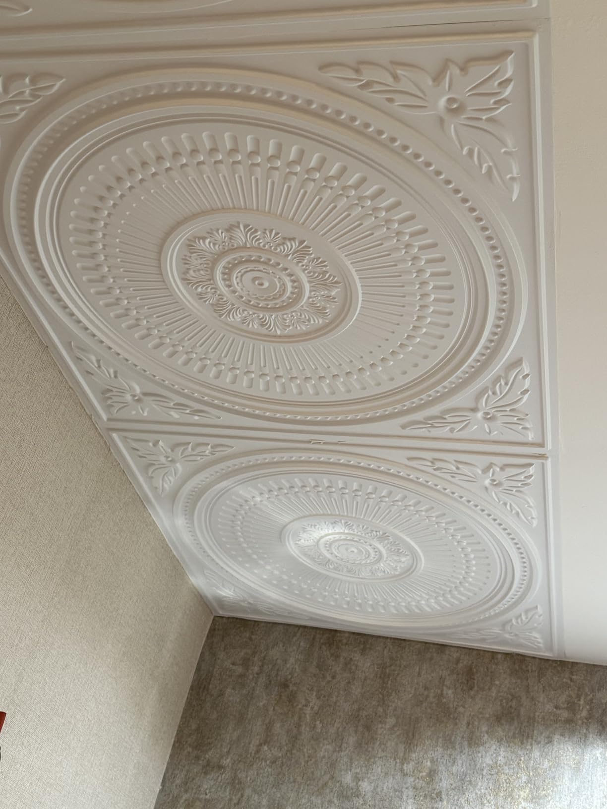 Art3d 12-Pack Drop Ceiling Tiles 2x2 FT, Decorative Easy Install PVC Ceiling Panels for Interior Kitchen Bathroom Basement, 24x24 Inch, White customer photo 1