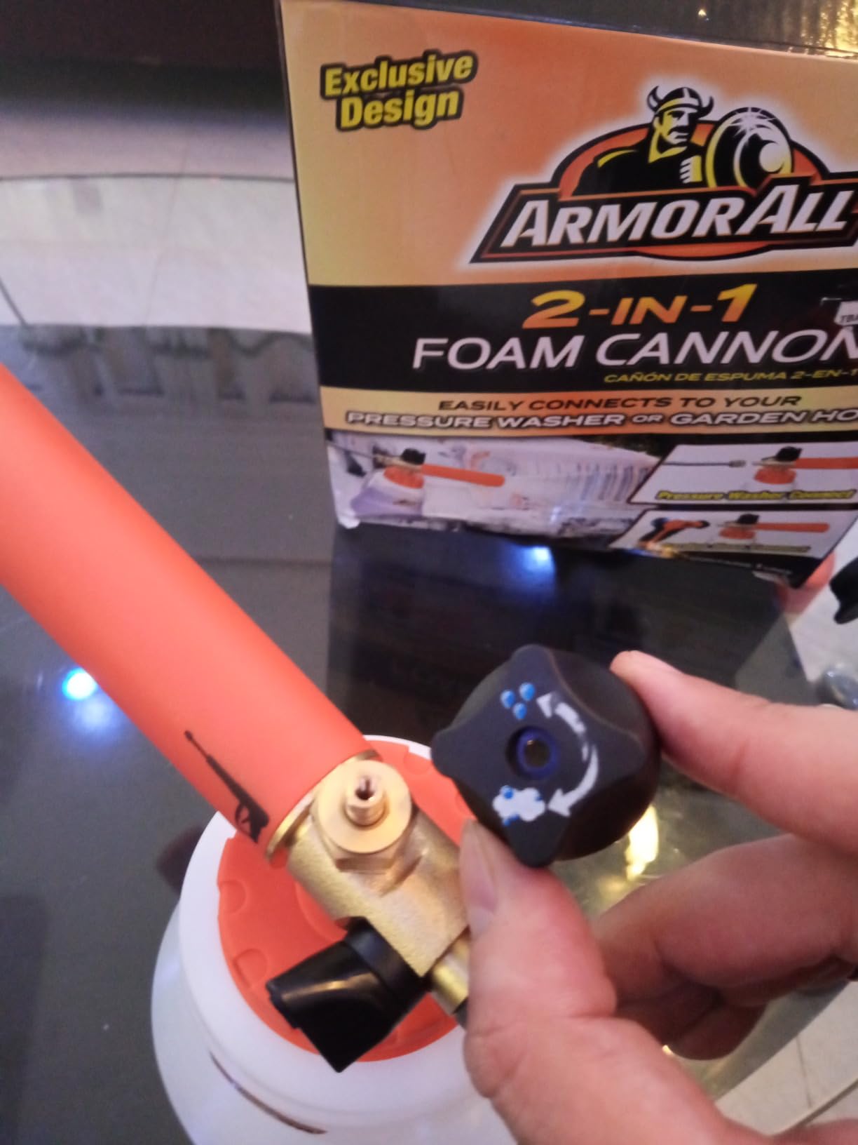 Armor All 2-in-1 Foam Cannon Kit for Garden Hoses and Power Washers, 3-piece car washing kit with 40-ounce reservoir, marked fill lines, 500 to 3,500 PSI compatibility customer photo 2