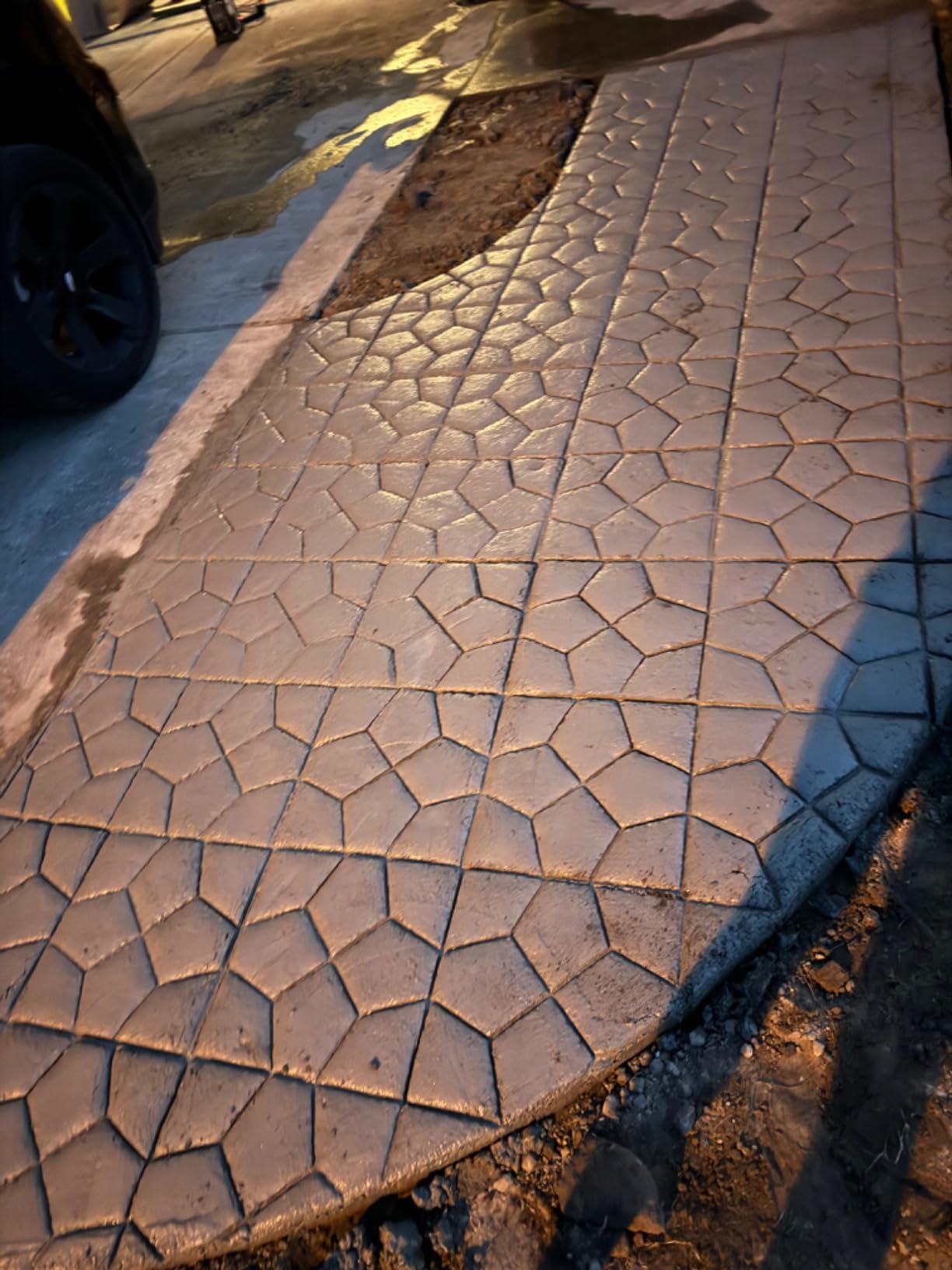 Concrete Molds and Forms, 2Packs 15.7 x 15.7 x 1.6 inch DIY Reusable Walkway Walk Maker Pathmate Paving Pavement Stepping Stone Outdoor Paver Path Garden Lawn Yard Patio Cement Mold customer photo 1
