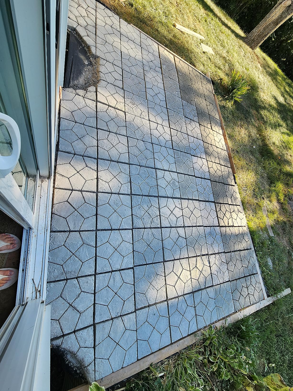 Concrete Molds and Forms, 2Packs 15.7 x 15.7 x 1.6 inch DIY Reusable Walkway Walk Maker Pathmate Paving Pavement Stepping Stone Outdoor Paver Path Garden Lawn Yard Patio Cement Mold customer photo 2