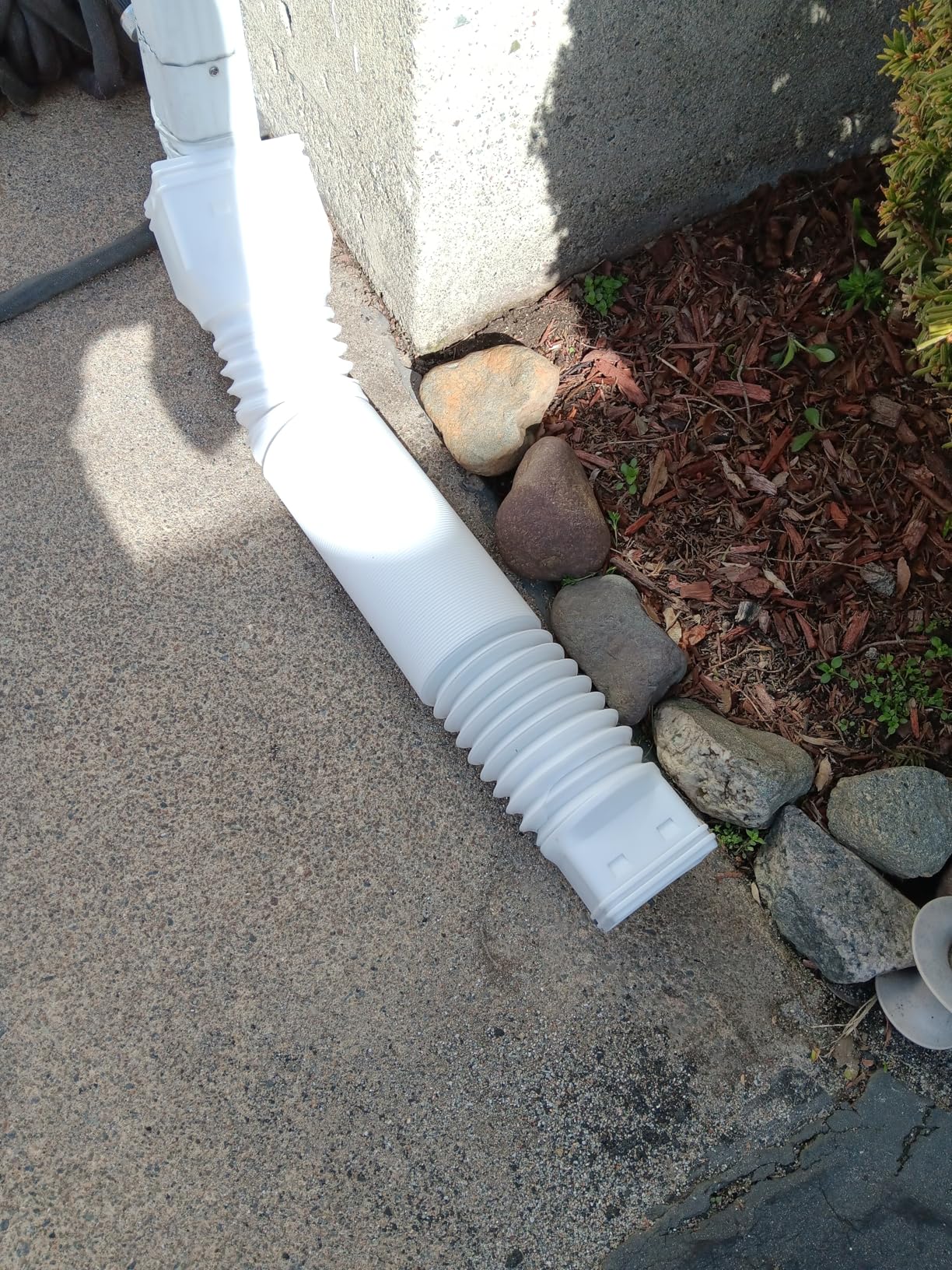 plusgutter White 1-Pack Rain Gutter Downspout Extensions Flexible, Drain Downspout Extender, Down Spout Drain Extender, Gutter Connector Rainwater Drainage, Extendable from 21 to 68 Inches customer photo 1