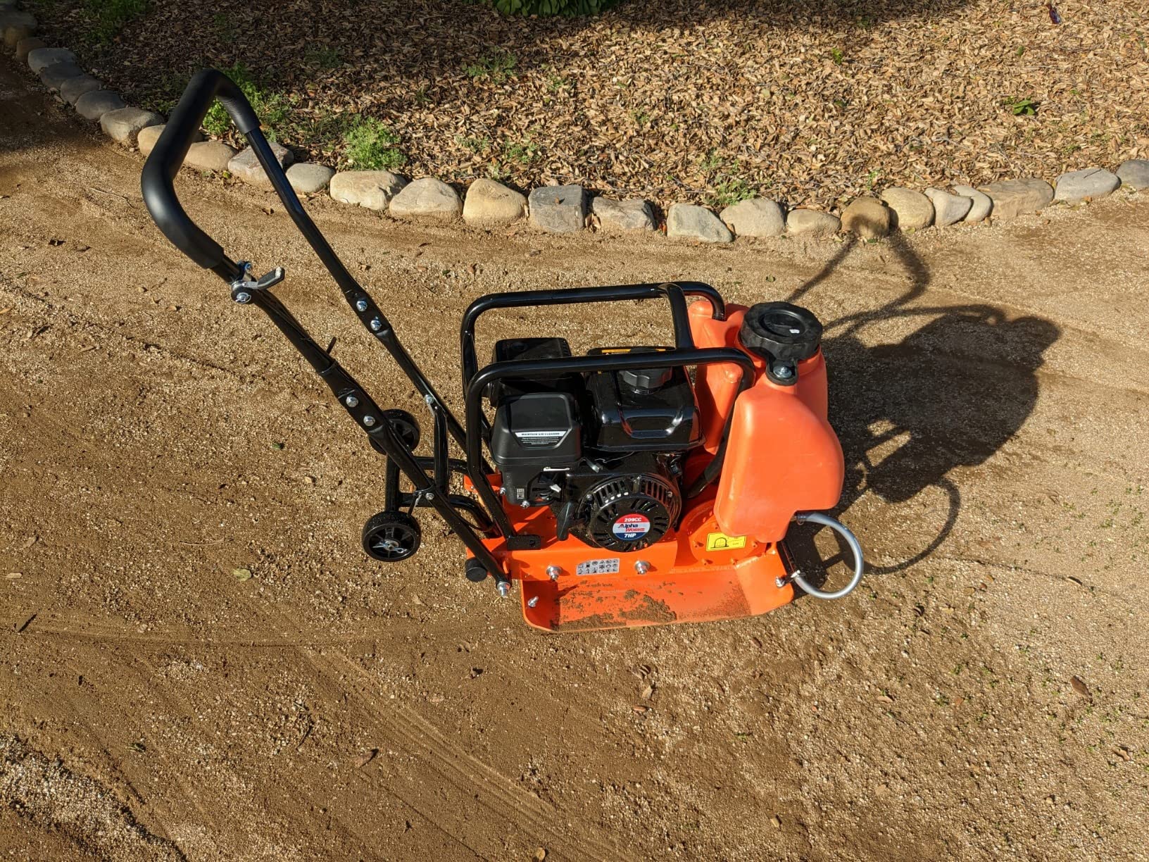 SuperHandy Plate Compactor Heavy Duty 7HP 4200lbs Impact Force - w/Water Tank for Concrete and Dirt customer photo 1