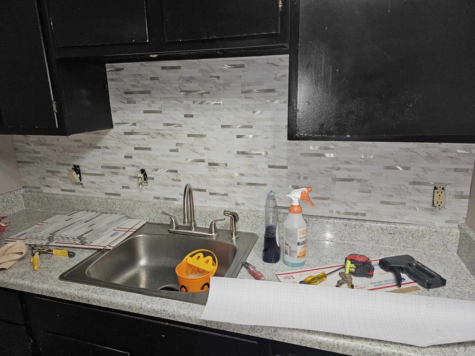 AULIGET 20 Sheets Faux Stone Peel and Stick Backsplash, White Marble Look PVC Wall Tiles Stick on Backsplash for Kitchen customer photo 2