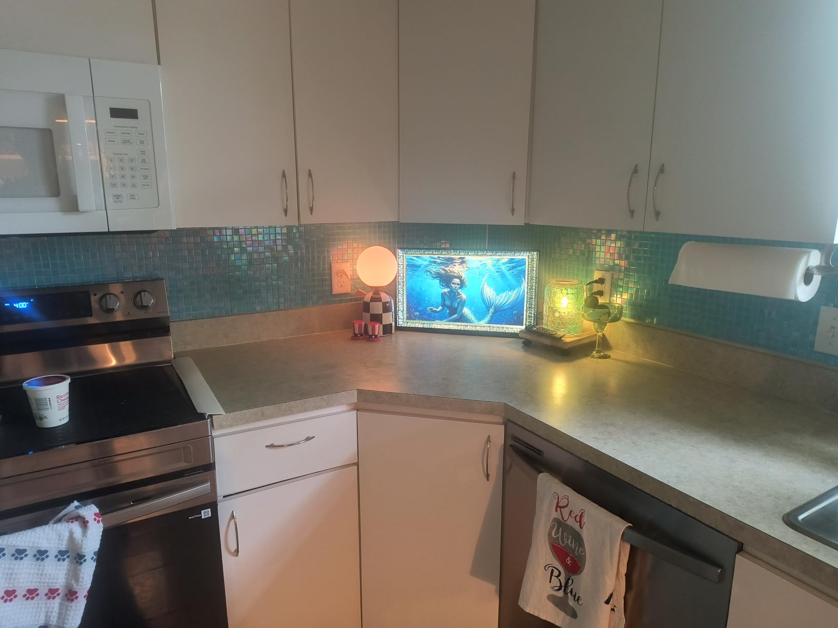 DICOFUN 40-Sheet Rainbow Peel and Stick Backsplash for Kitchen and Bathroom, 6.6
