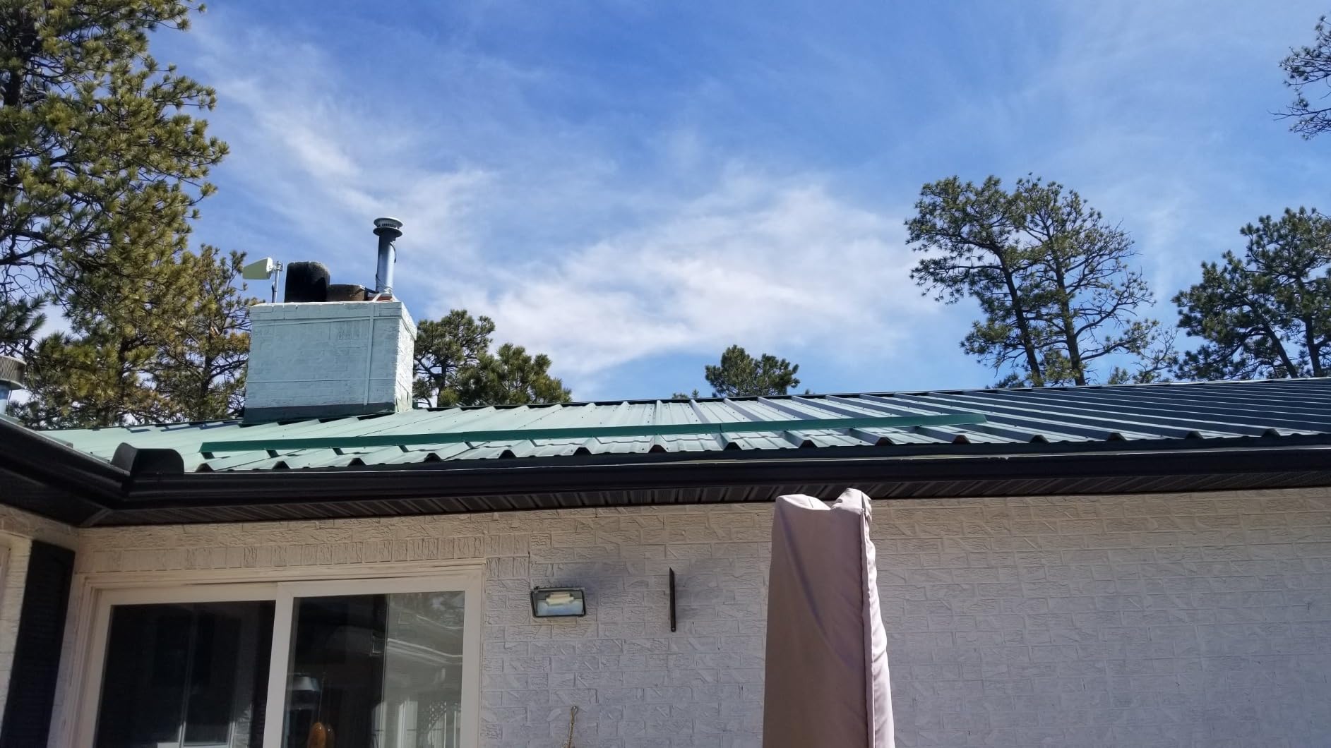 HR Metal Roof Snow Guards 80 ft (4ft x 20) Kit - Forest Green Snow Rail System for Exposed Fastener Ribbed Metal Roofs - Made in USA - 29 Gauge Galvalume Steel - Includes Color-Matched Screws customer photo 1