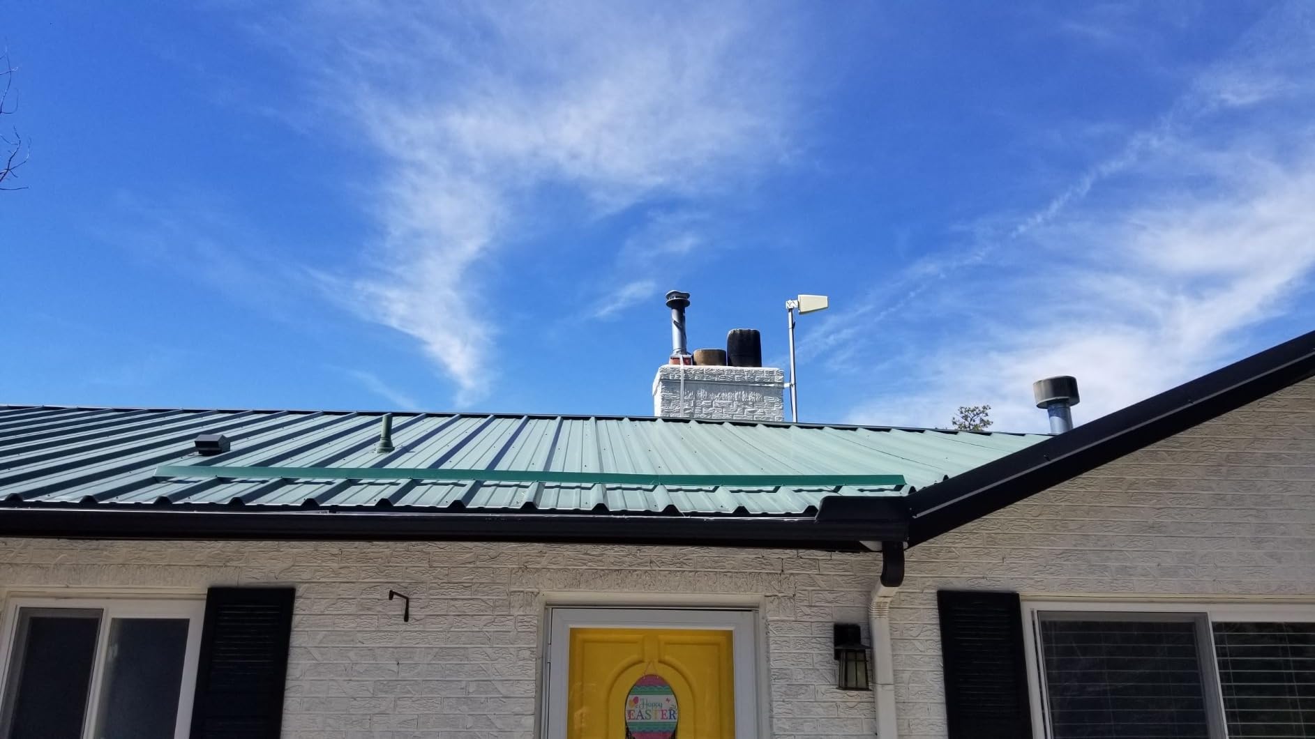 HR Metal Roof Snow Guards 80 ft (4ft x 20) Kit - Forest Green Snow Rail System for Exposed Fastener Ribbed Metal Roofs - Made in USA - 29 Gauge Galvalume Steel - Includes Color-Matched Screws customer photo 2