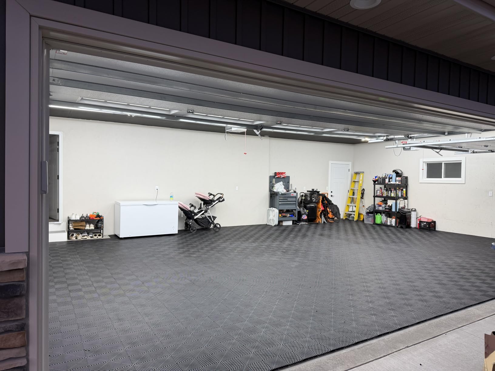 MODERN Hexagon Garage Light: Higher Brightness 720W 86400 Lumens Hexagon Led Garage Light with Rectangle Frame 6500K for Garage, Basement, Warehouse, Auto Beauty Shop, Car Detailing Shop etc. customer photo 2