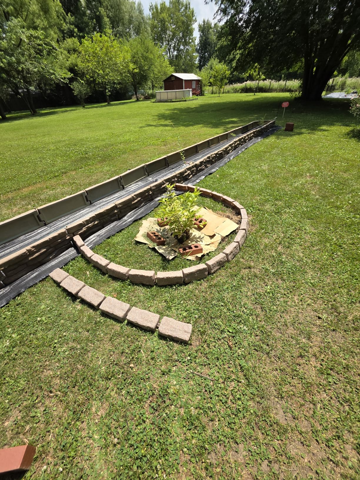 Beuta Landscape Edging | Garden Edging Border | Polyrock Bricks for Lawn Edging, Flower beds, Pathways & Yard Edging- 1 Pack | Each Section Has 6 Bricks 48