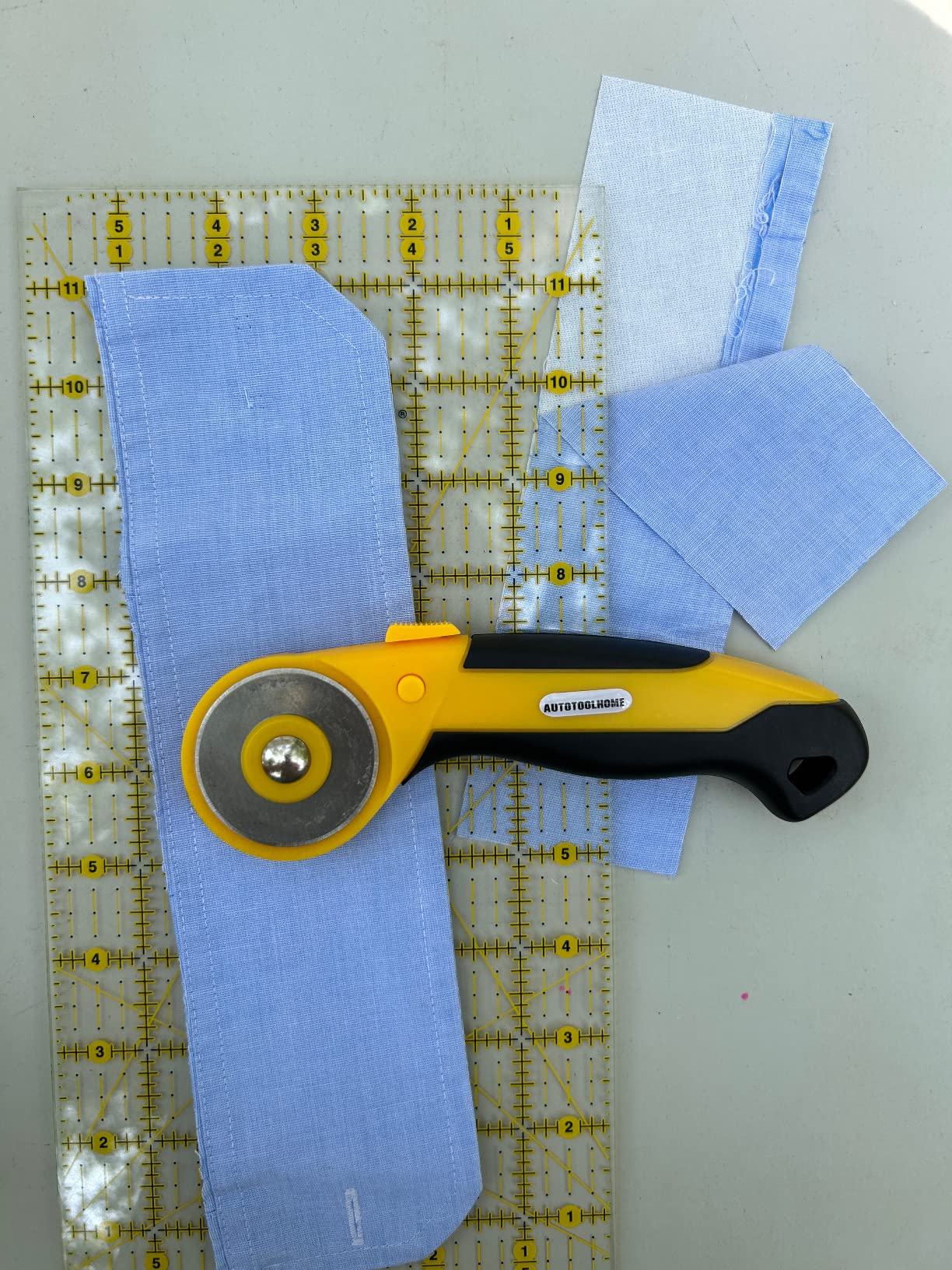 45mm Rotary Cutter for Fabric with 9 Replacement Rotary Blades | Automatic Fabric Cutter with Straight, Crochet, Perforation and Pinking Rotary Blades for Quilting, Sewing, Paper and Crafts customer photo 2