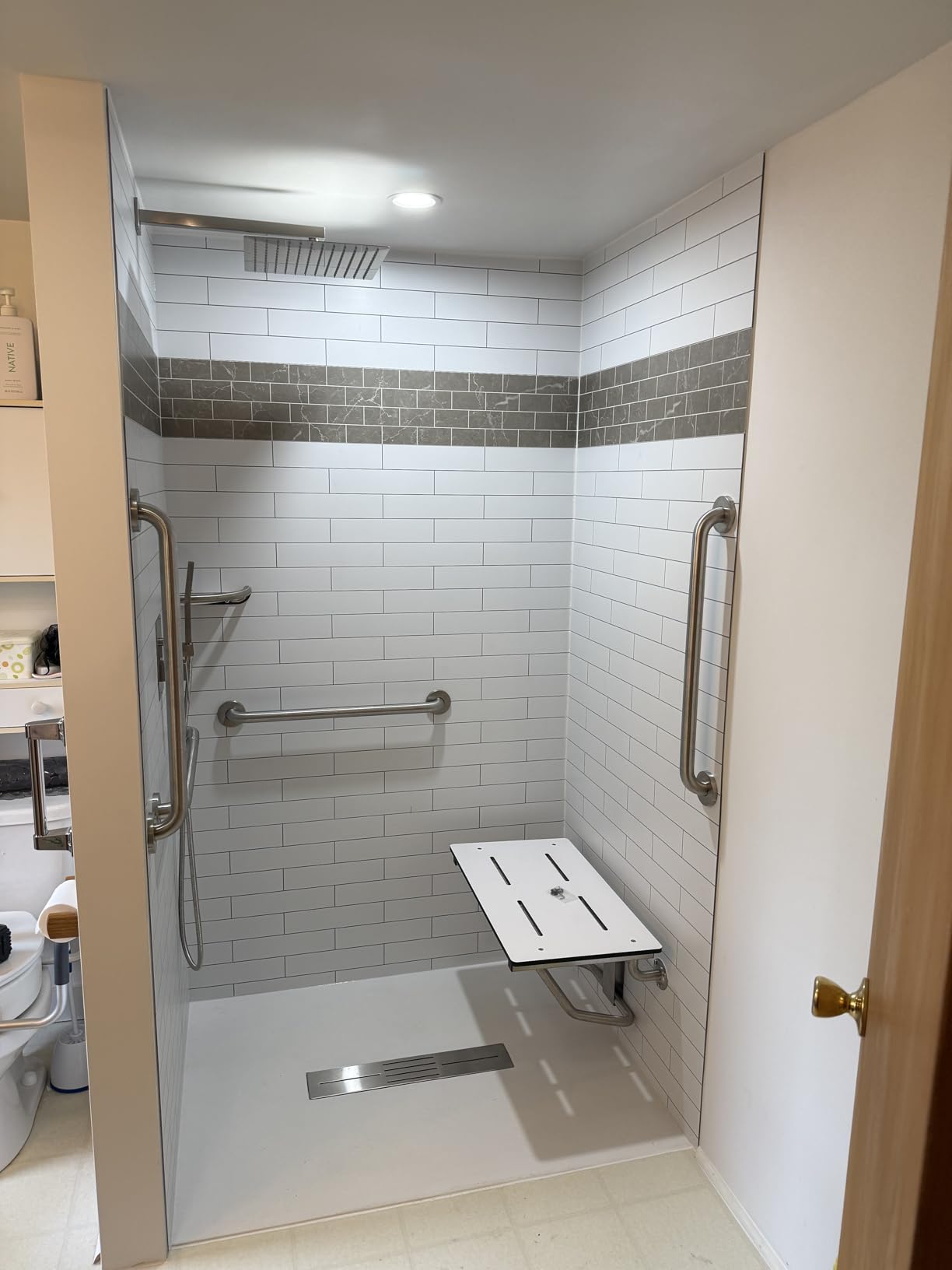 WOODBRIDGE 60 in L x 31.5 in W Zero Threshold End Drain Shower Base with Reversible Drain Placement, Matching Tile Flange, Wheel Chair Access, Low Profile, White customer photo 2