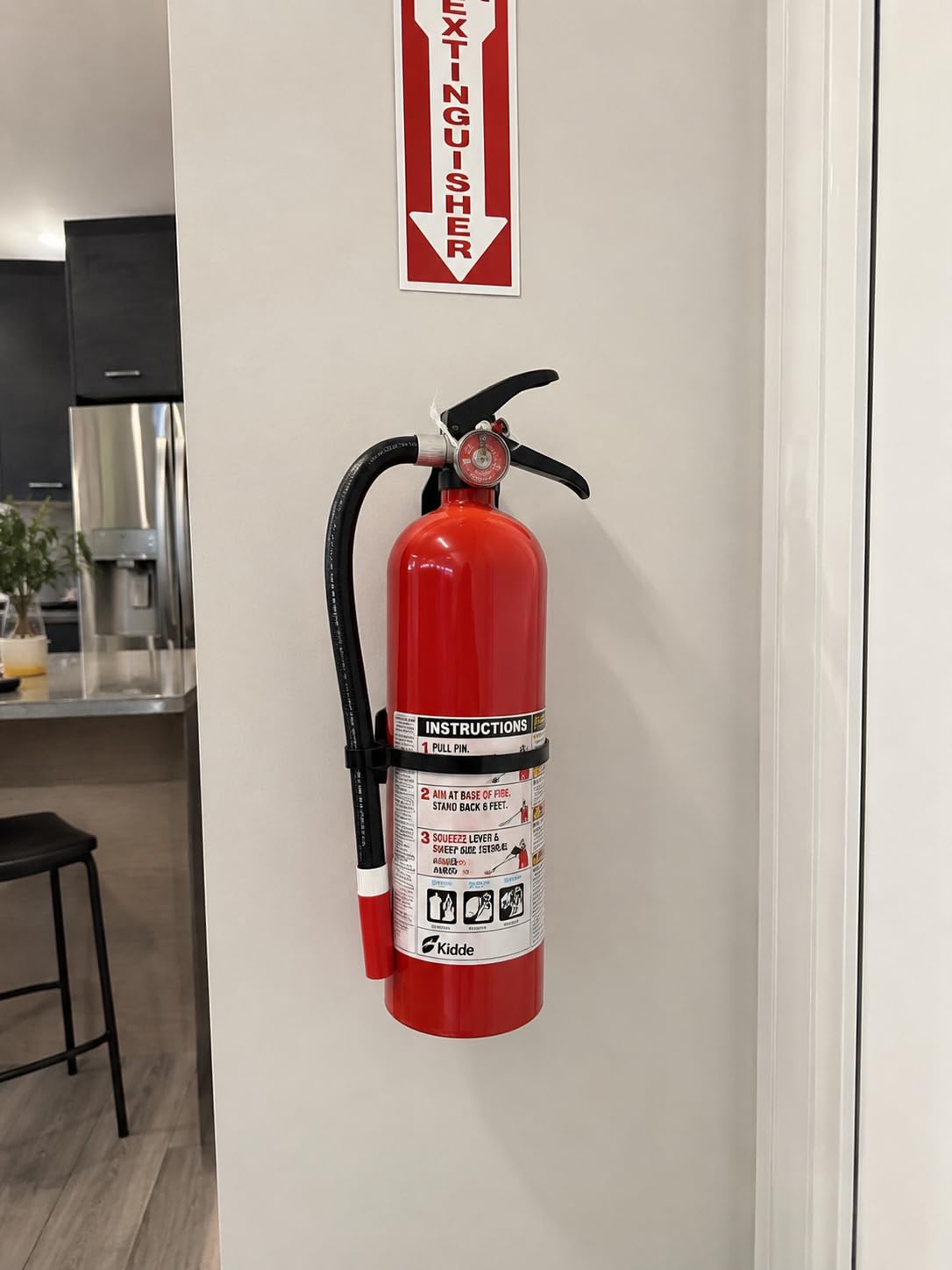 Kidde Living Area Fire Extinguisher for Home, 2-A:10-B:C, KD143-210ABC, 4lb. Dry Chemical customer photo 1