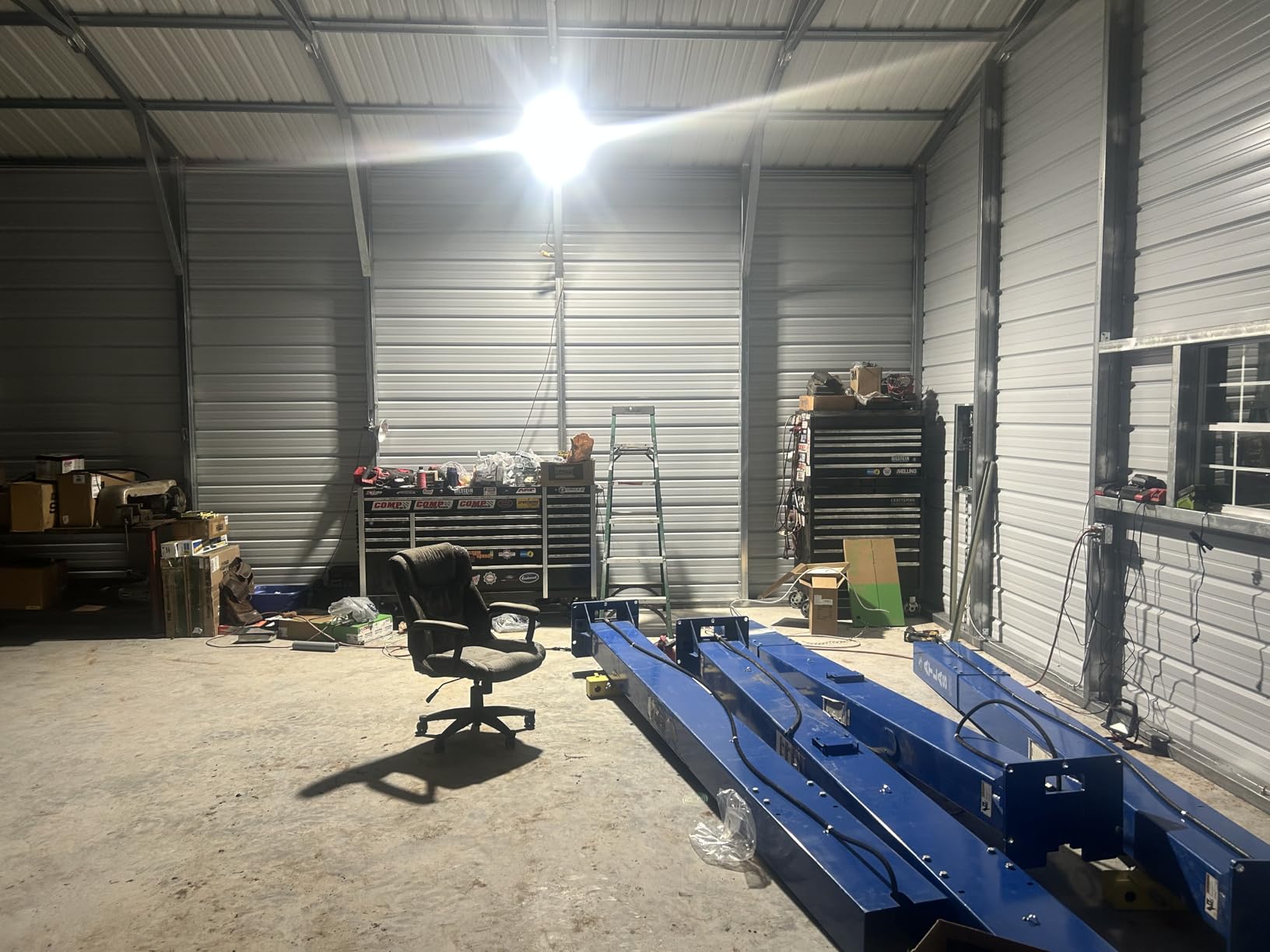 4 Pack UFO LED High Bay Light 150W, 21000lm, 5000K, Plug&Play, ETL | Super Bright, 120 Degree Beam Angle, Safety Rope, IP65 Waterproof, For Warehouse Garage Barn Factory customer photo 1