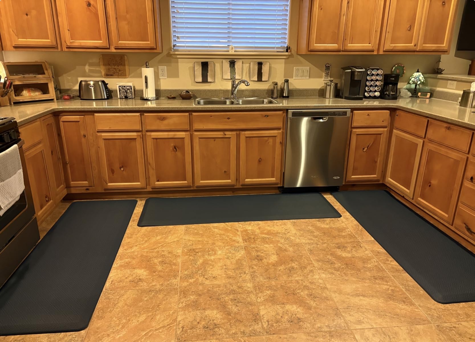 Ophanie Kitchen Mats for Floor, Kitchen Rugs, 20x32 Anti Fatigue Cushioned Mat, Kitchen Rugs, Waterproof, Comfort Ergonomic Standing Mat for Office, Home, Sink with 99+ Pairs of Anti-Slip Bottom Ridges customer photo 1