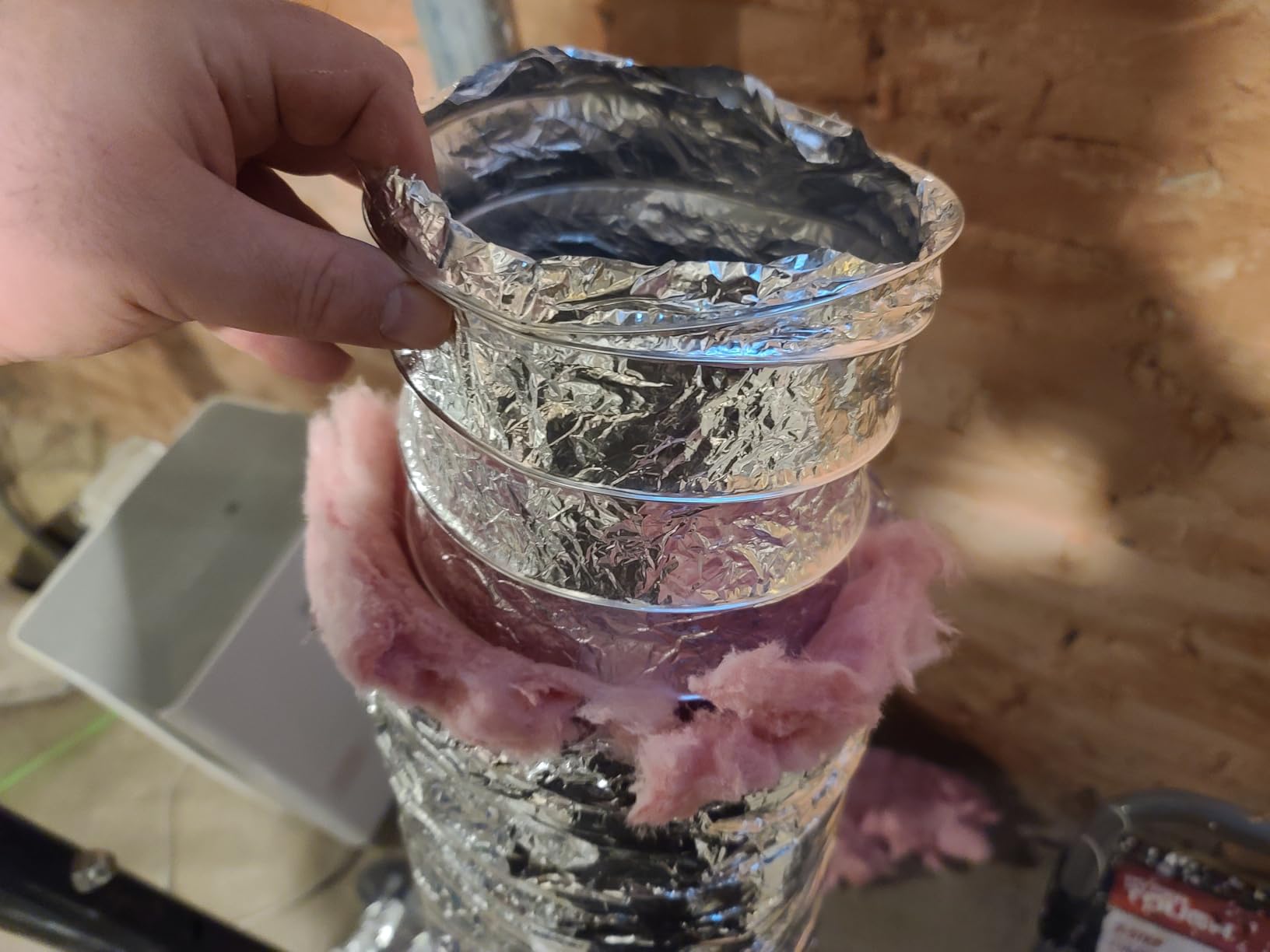VEVOR 6 Inch Insulated Flexible Duct R-6.0, 25 Feet Long with 2 Duct Clamps, Heavy-Duty Three Layer Protection Air Ducting Hose for HVAC Heating Cooling Ventilation and Exhaust Ductwork Insulation customer photo 1