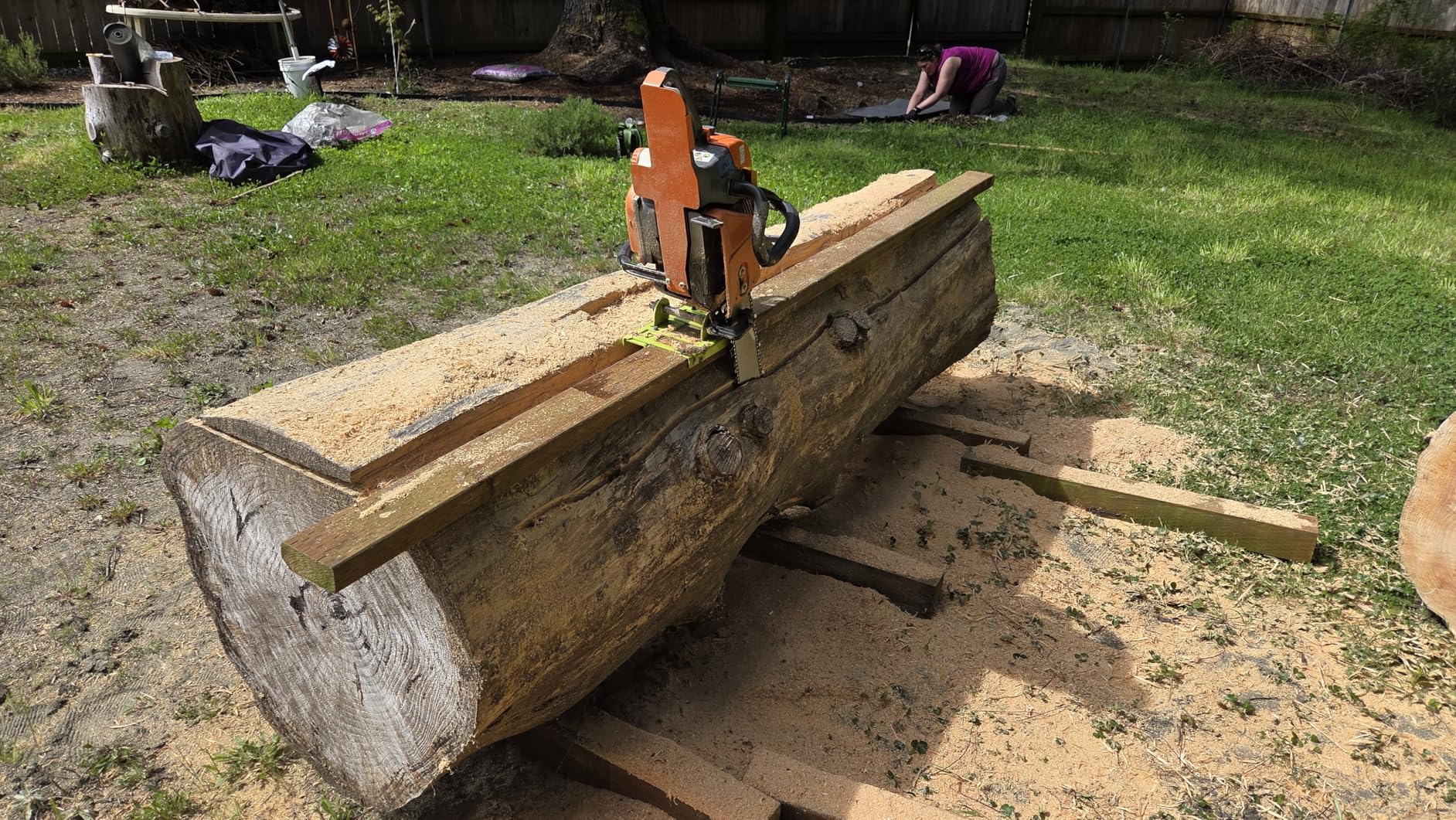 Zihvfzu Vertical Chainsaw Mill Guide for Cutting Lumber and Boards, Green, Portable Wood-Cutting Guide Supports Straighter Board and Lumber Cuts customer photo 1